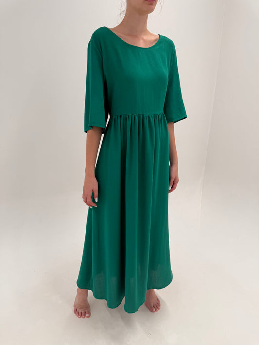 Rochie maxi emerald green in croi minimalist cu talie ultra înaltă marcată din pânză