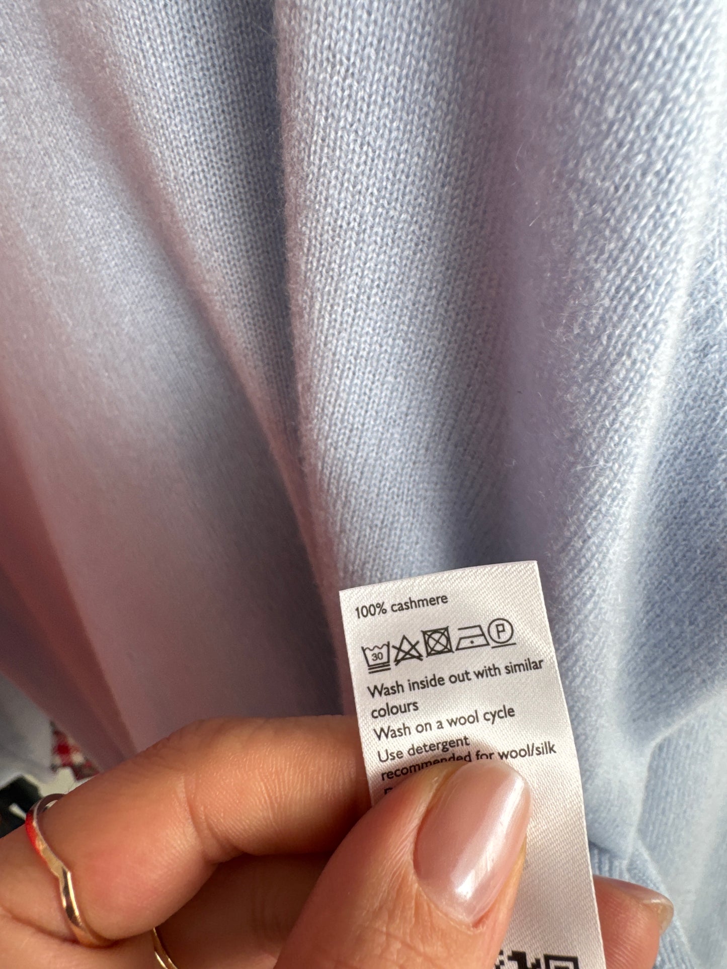 Puloveras baby blue petite din cașmir în anchior