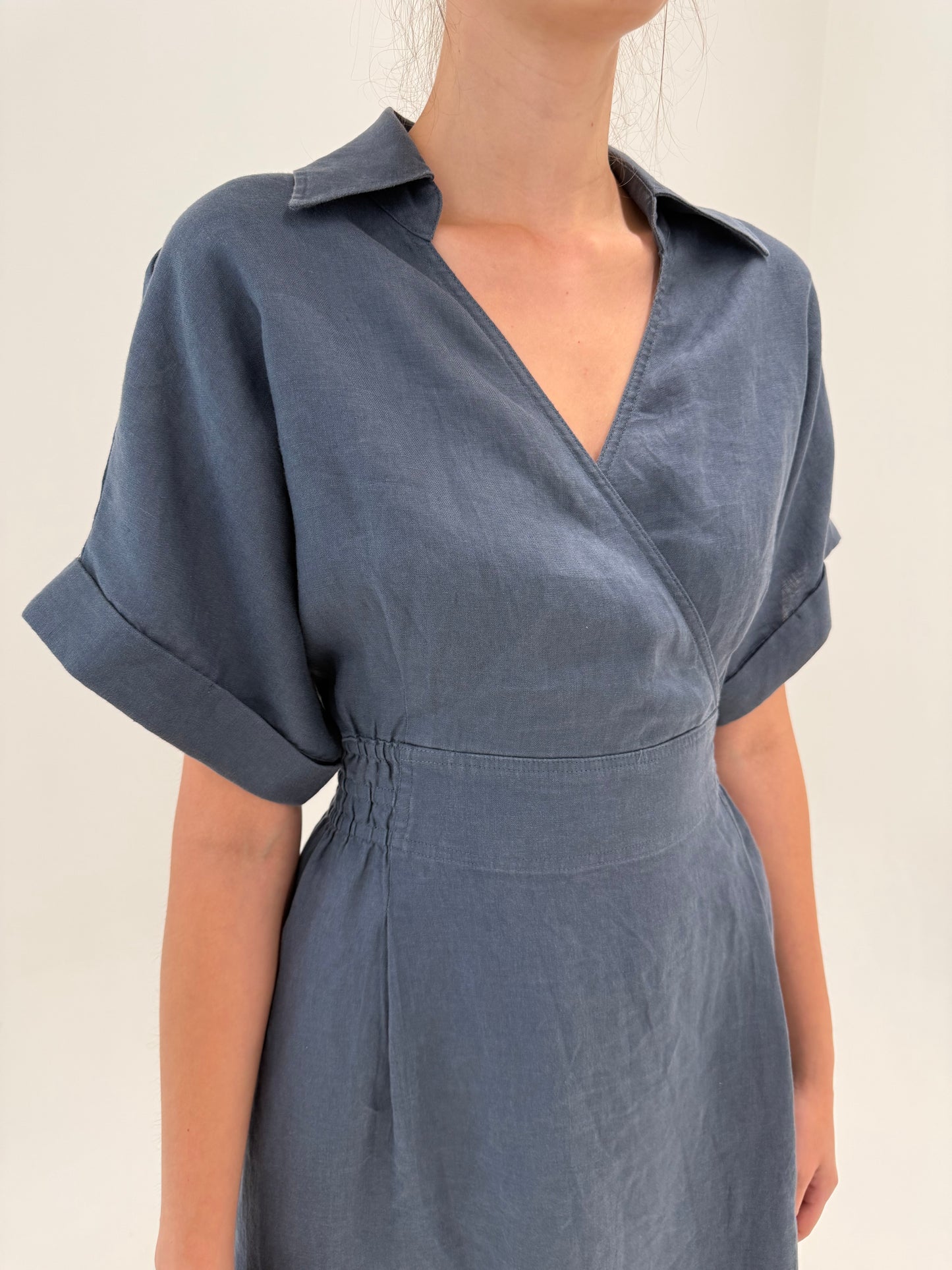 Rochie maxi petrecută din in premiul gri ardezie în croi actual