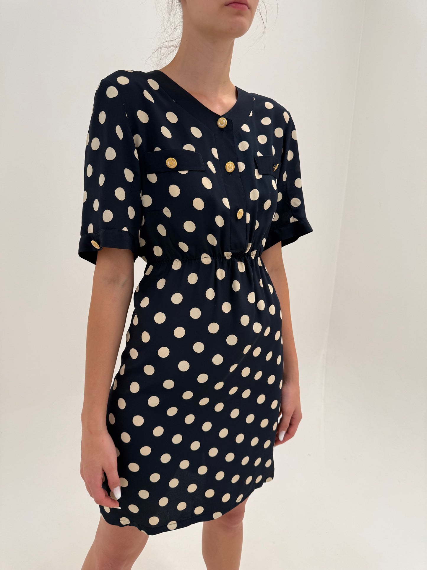 Rochie italiană de designer cu buline și nasturi metalici aurii din mătase naturală