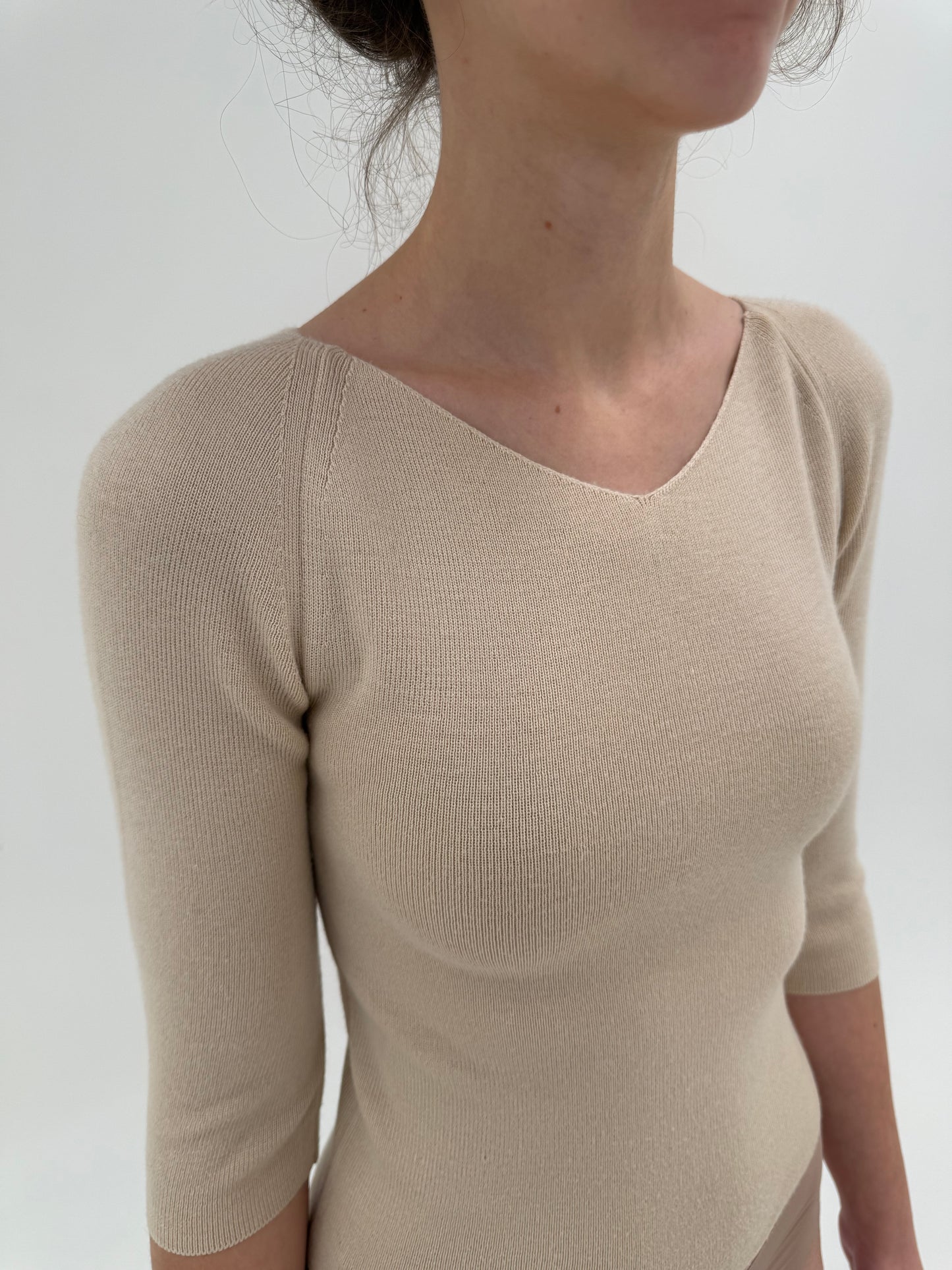 Pulover nude cambrat Stefanel din lana extrafina de gramaj mare