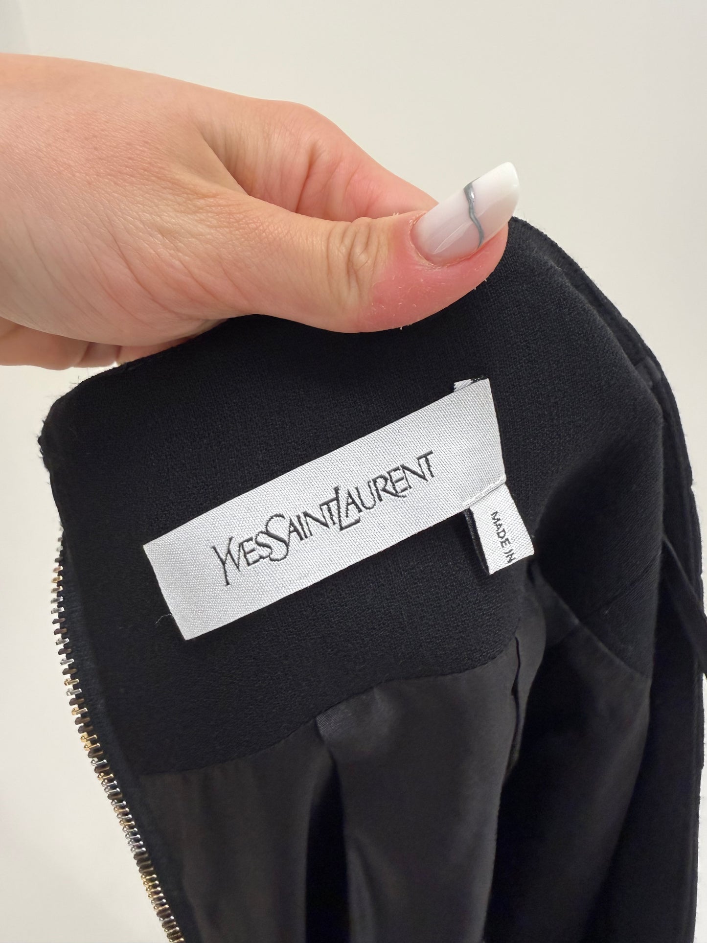 Pencil skirt Yves Saint Laurent neagră cu talie extrem de înaltă midi lung