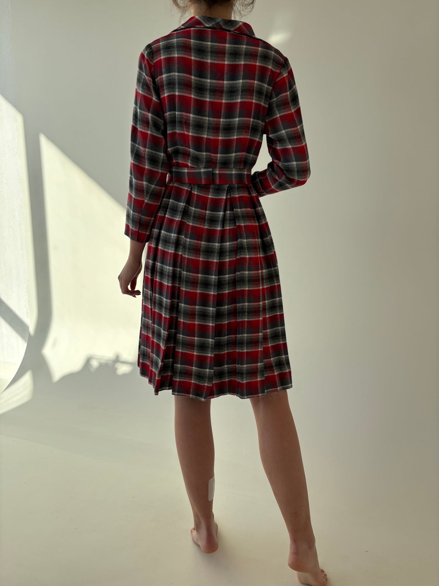 Rochie Old vintage de zi sfârșit de ani 50 din stofita de lana extrafina
