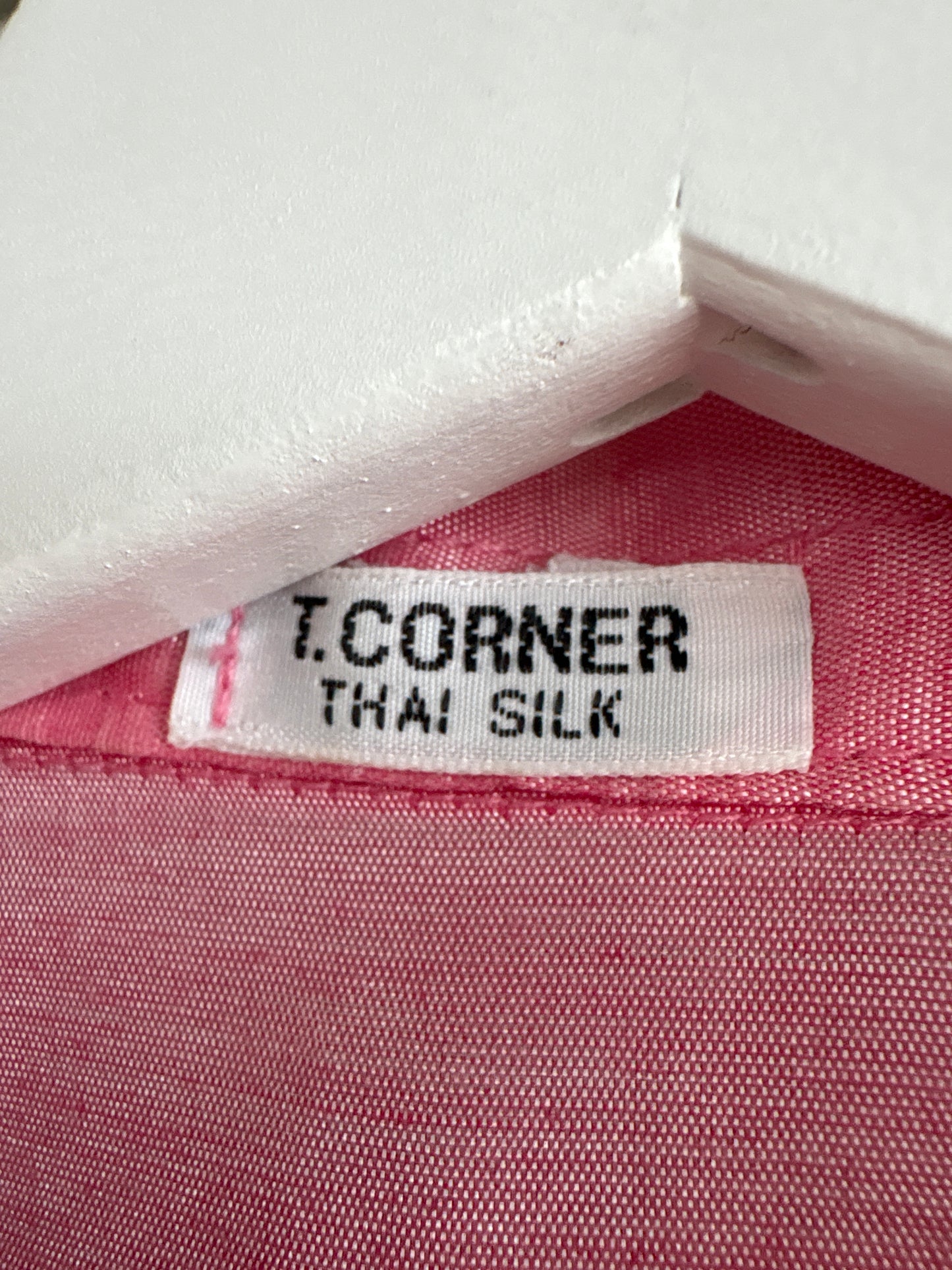 Cămașa din mătase matuala Barbie pink cu broderie manuală în croi lejer