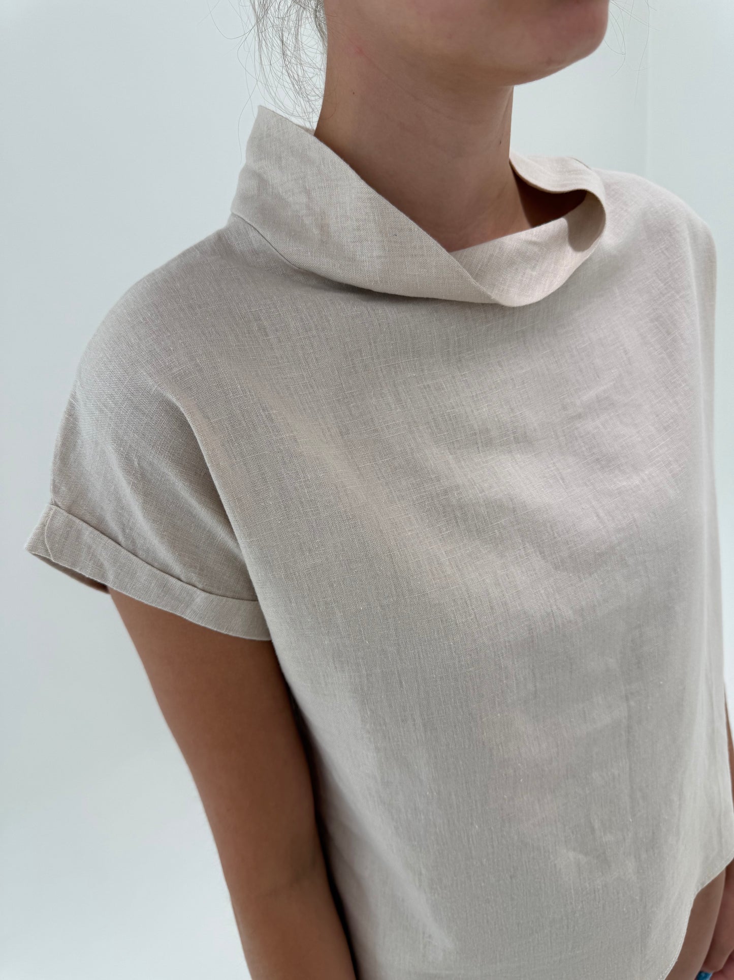 Top light nude din in în premium croi minimalist lejer