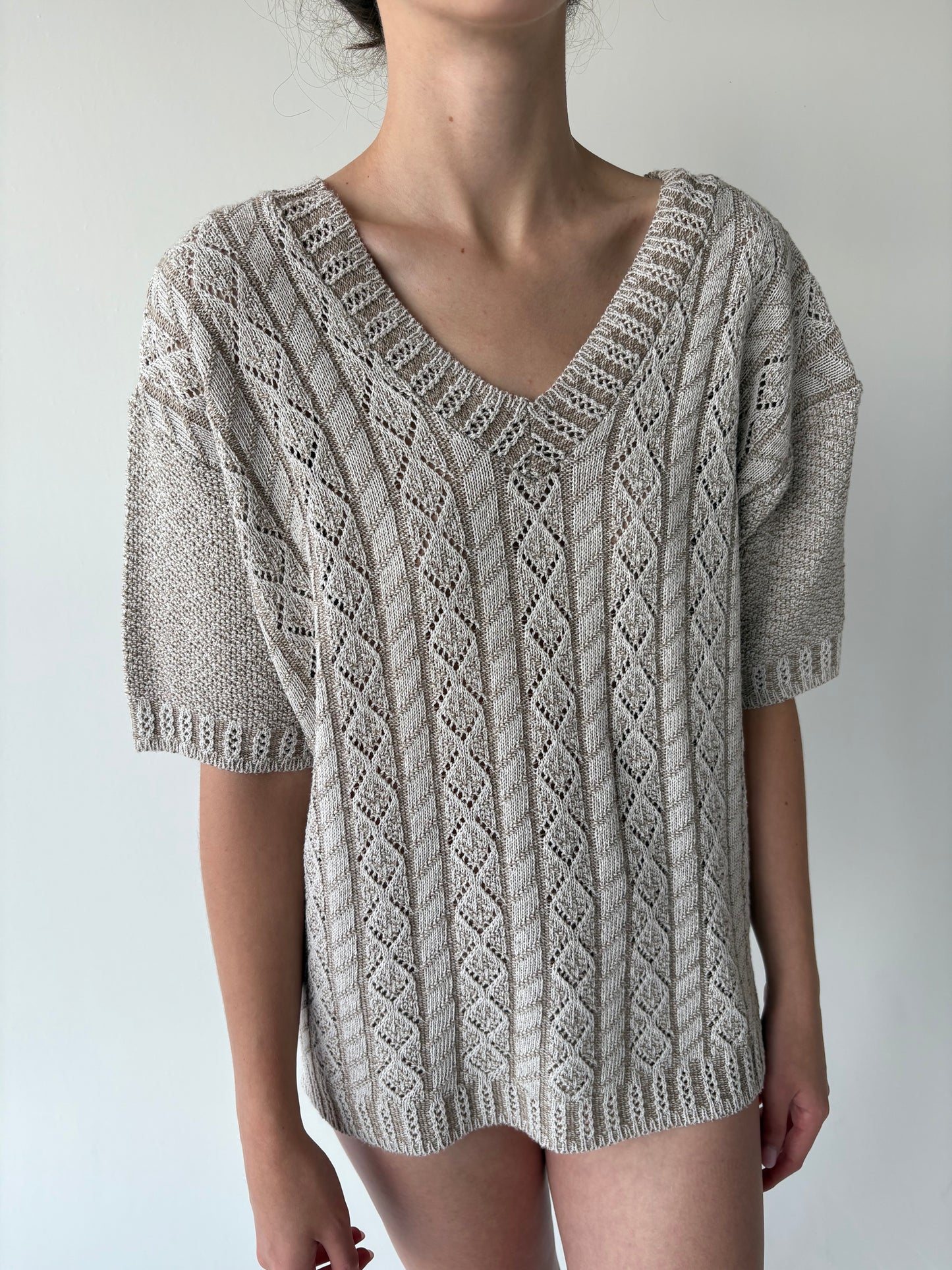 Top premium nude cu ivorie din jerse dantelat de vară