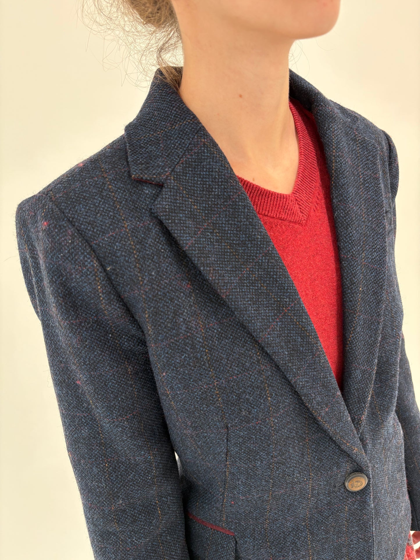 Sacou din tweed Donegal cu închidere tip smoking