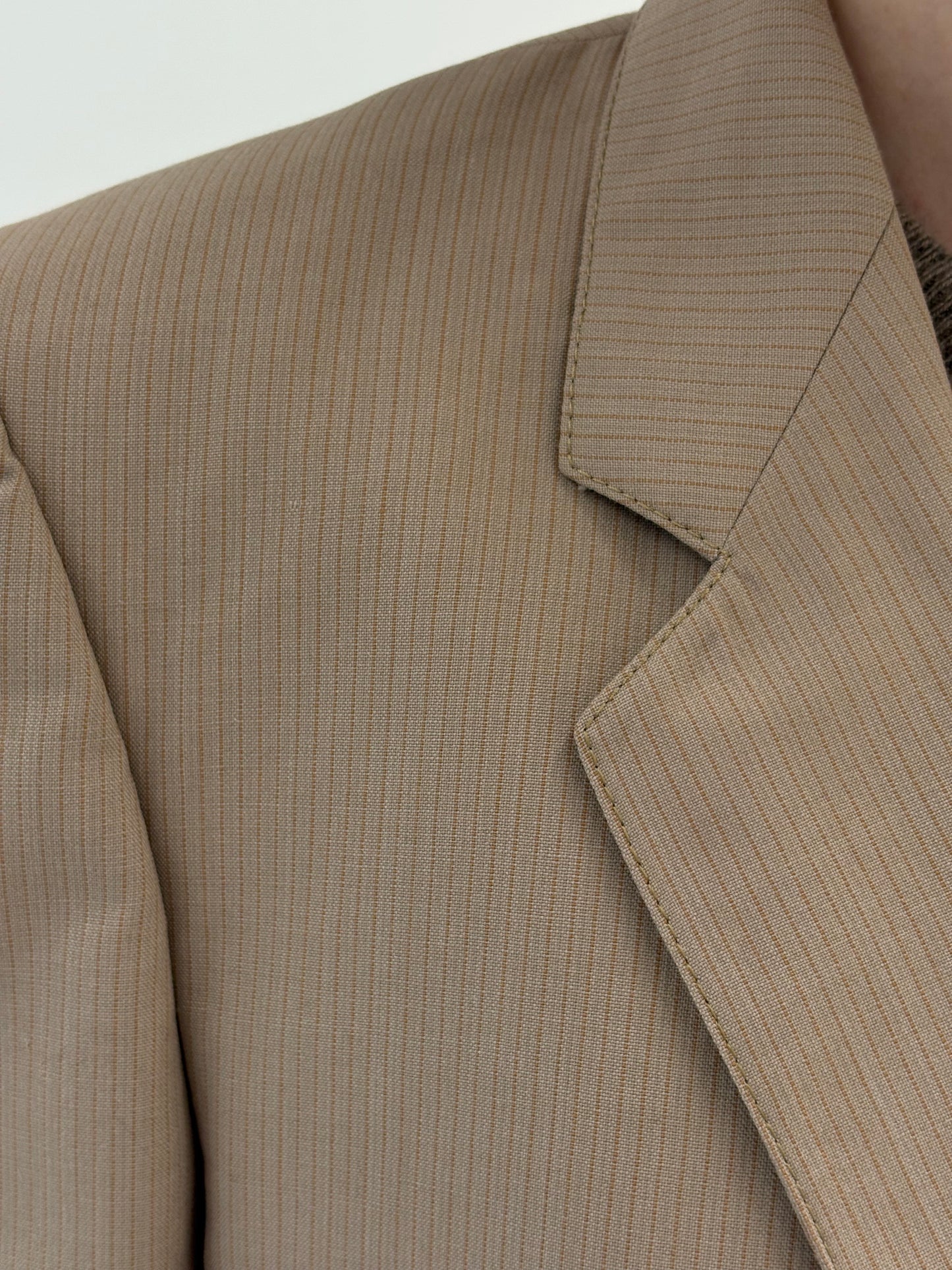 Sacou italian light nude din stofă de lana extrafina structurată