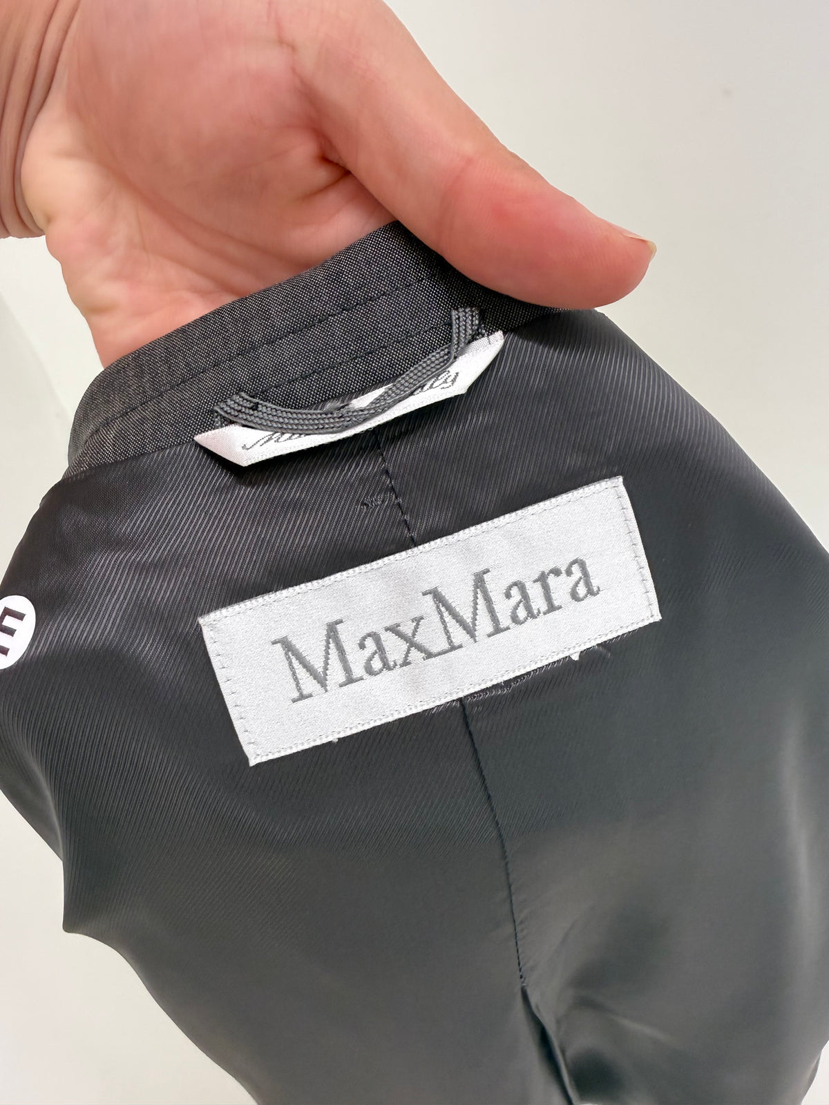 Sacou Max Mara clasic din lana extrafina și mătase naturală ușor cambrat