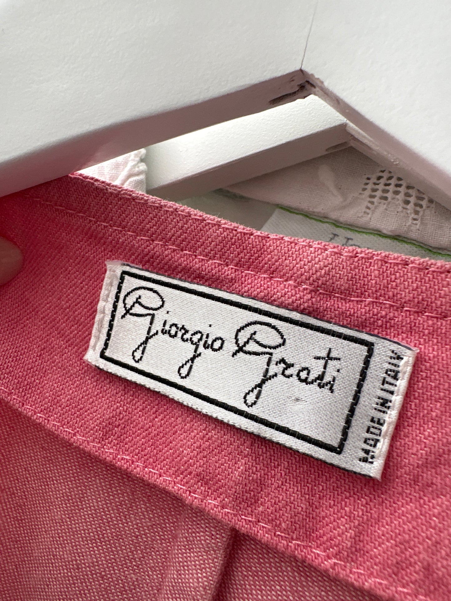 Sacou vintage italian de designer salmon pink cu aplicații metalice bijuterie din cristal