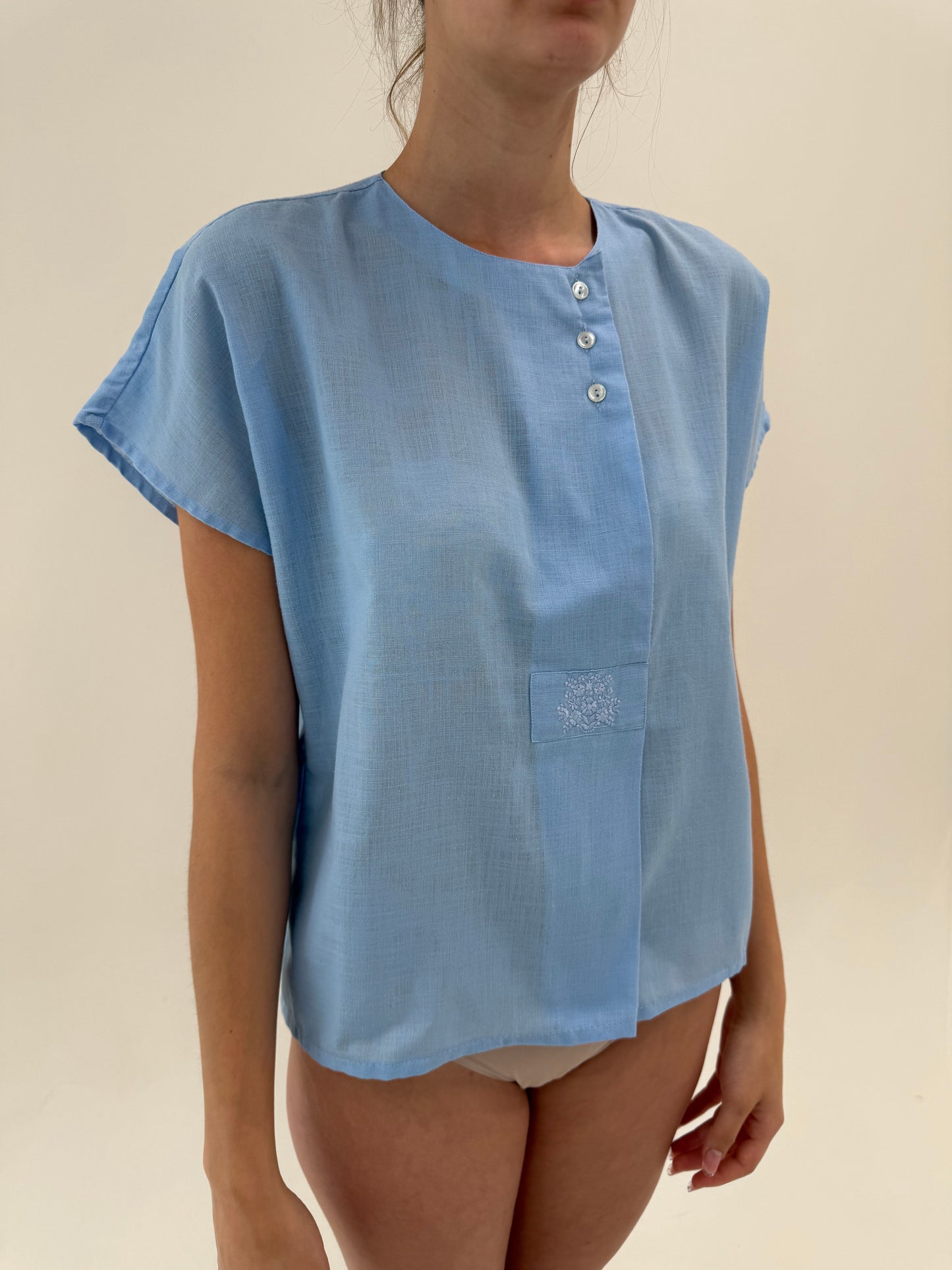 Top în croi retro modern baby blue din pânză de bumbac