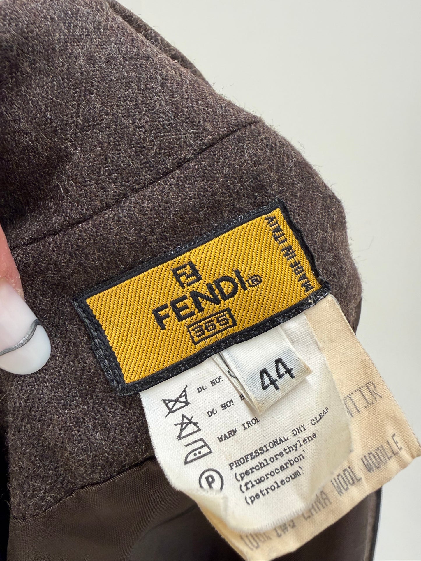 Sacou Fendi cambrat cu aplicații 3D taupe brown