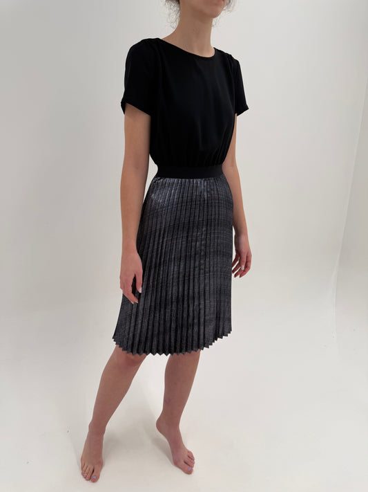 Rochie de la business la cocktail de brand premium italian cu fustă plisată argintie