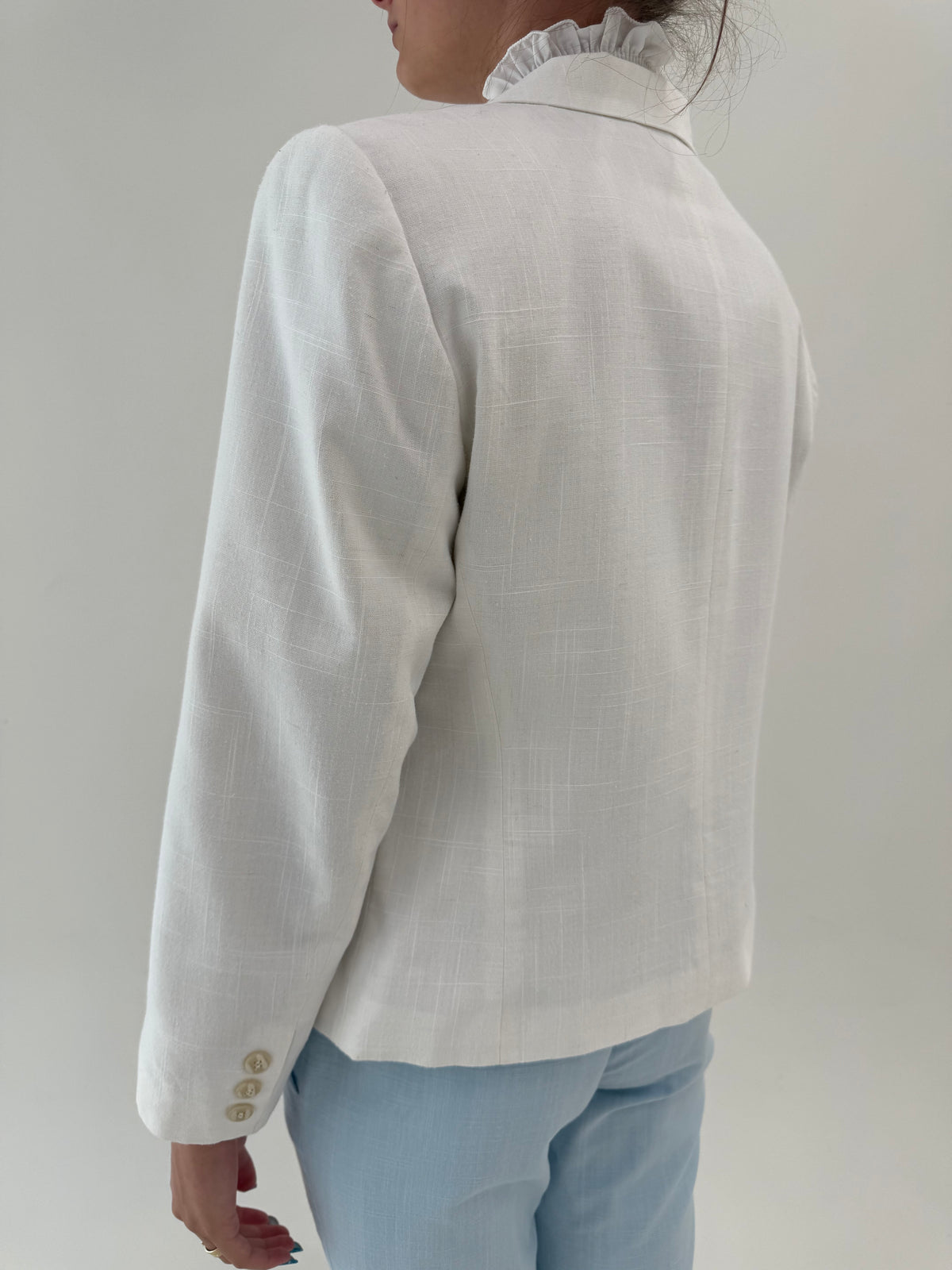 Sacou clasic din in premium ușor cambrat cu revere late off white
