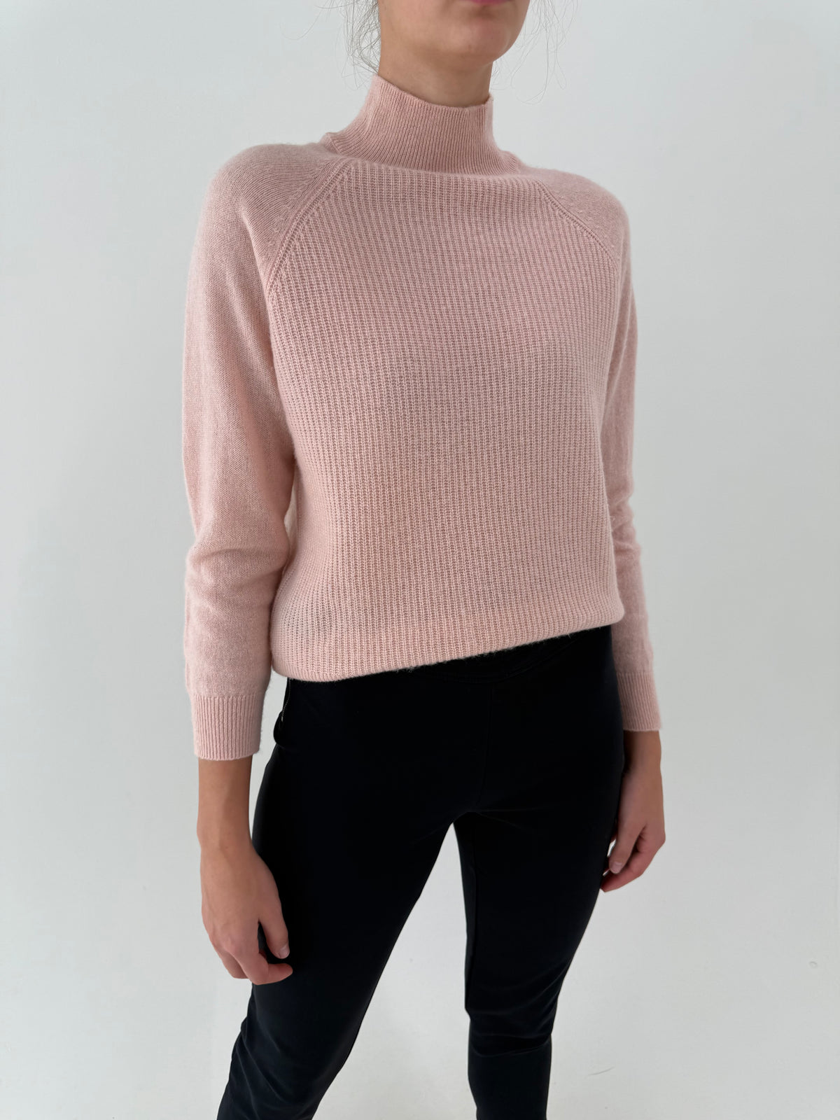Maleta petite powder Pink din cașmir în croi lejer