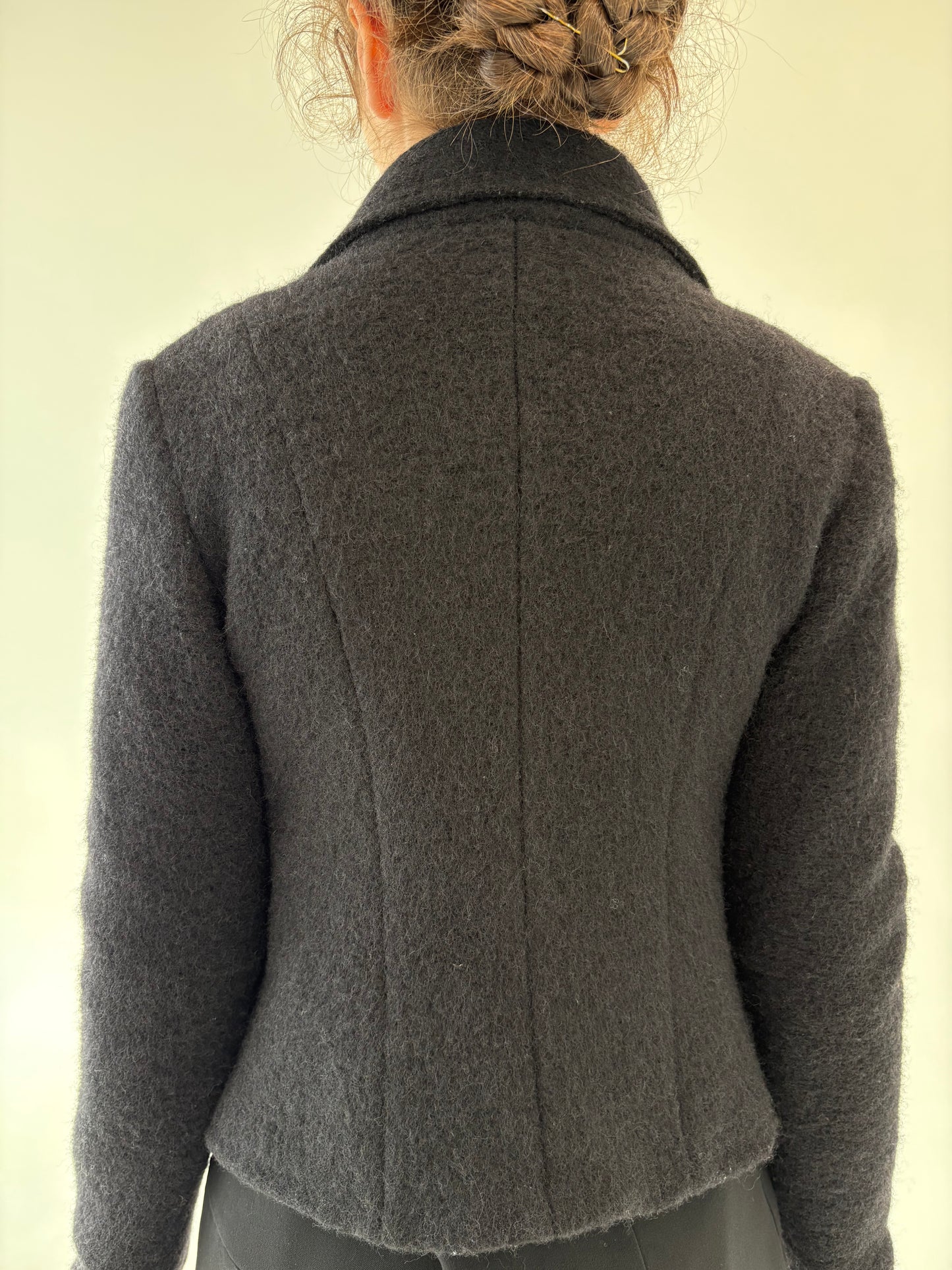 Sacou negru italian în croi cambrat din boiled wool