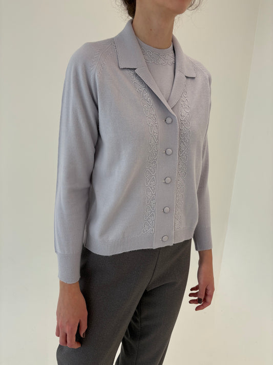 Set light lavender petite cu broderie manuală din mix de lana extrafina