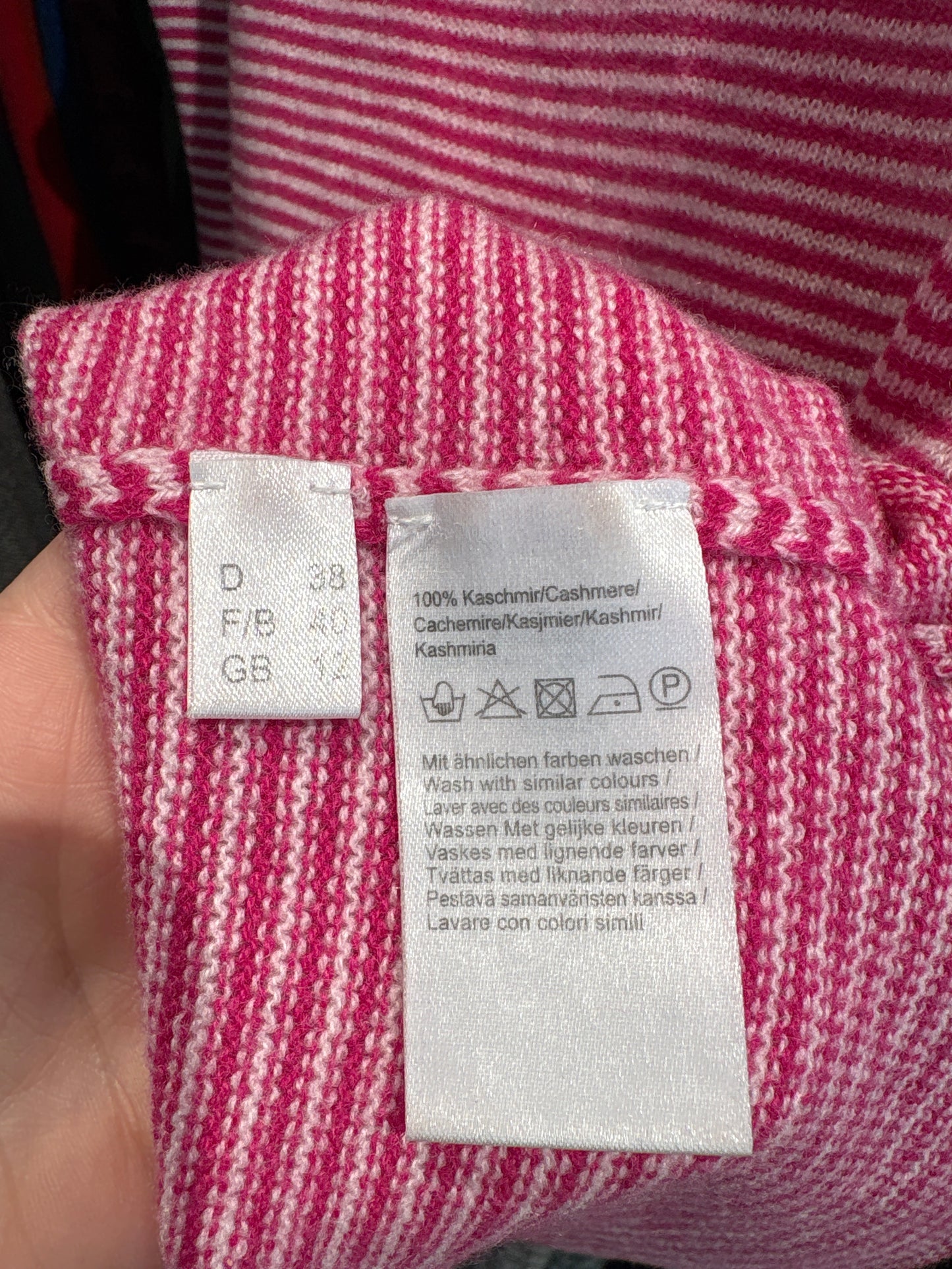 Top în dungi și croi lejer din cașmir Barbie pink și alb