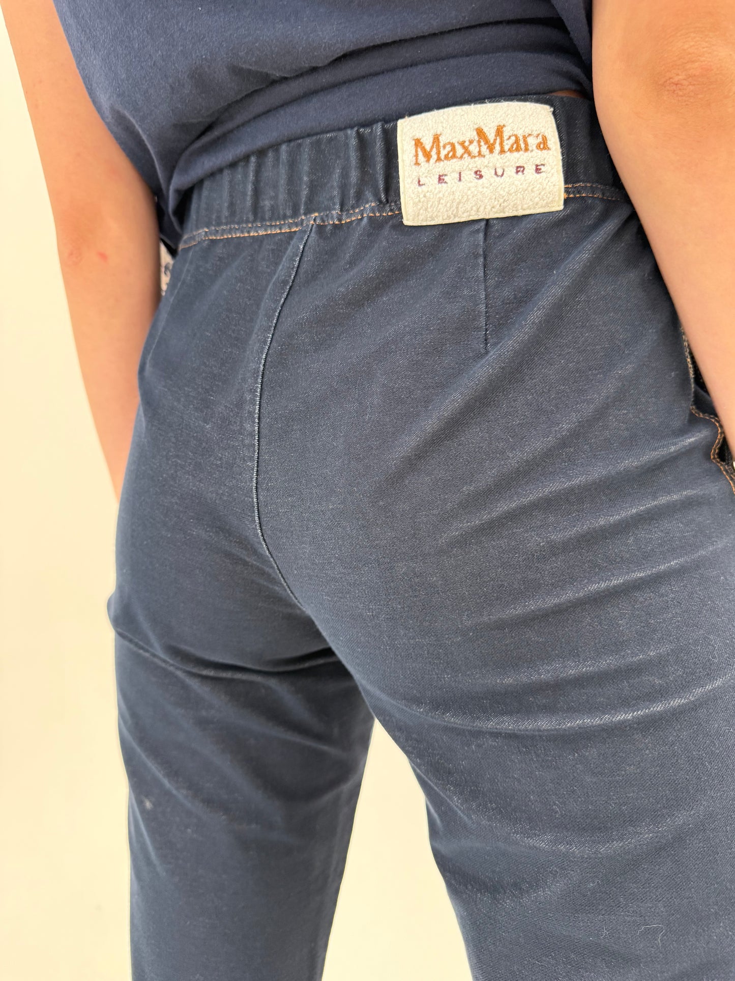Pantaloni Max Mara din bumbac ca un jeans elastic și croi casual