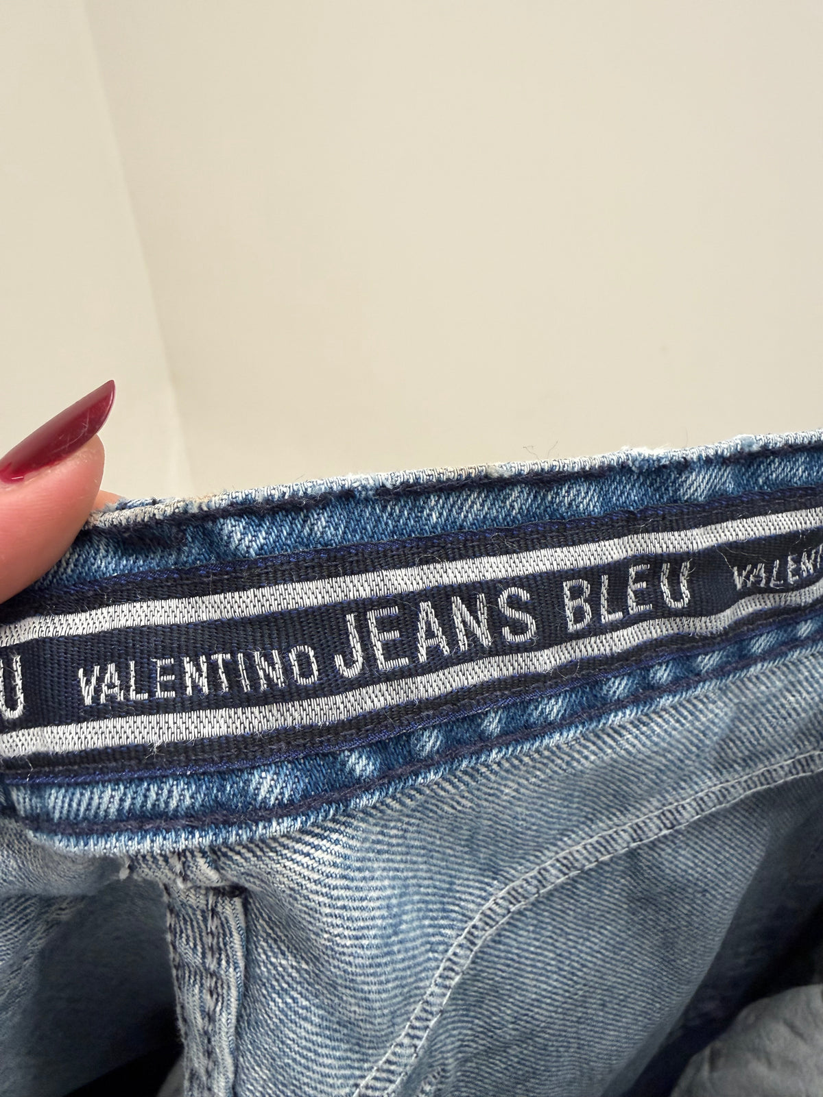 Jeans Valentino vintage din denim gros clasic wash cu talie ultra înaltă mom fit