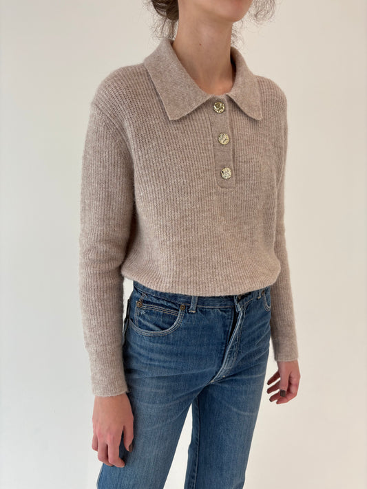 Pulover polo nude cu nasturi aurii din mohair