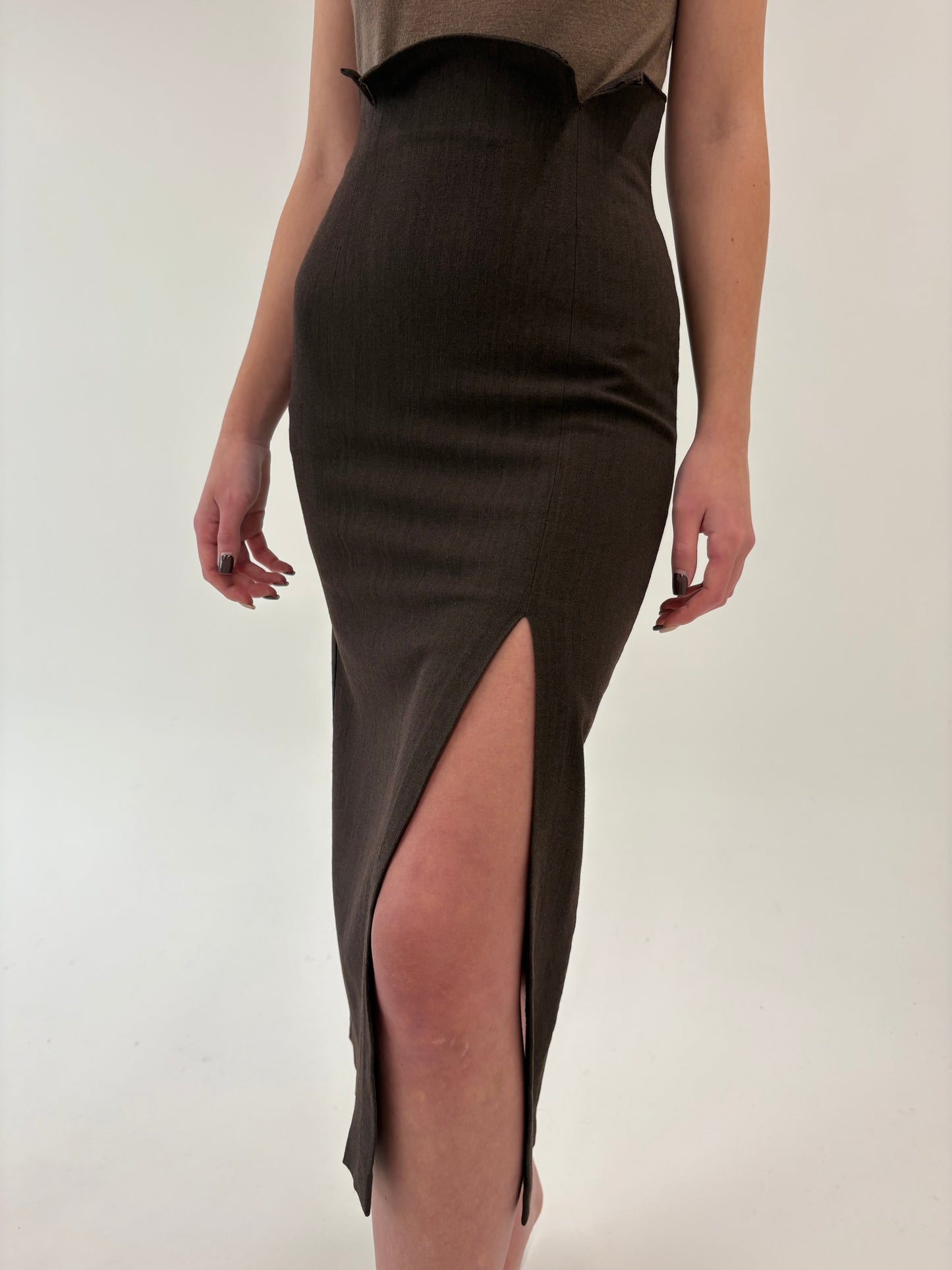 Fustă chocolate brown midi spre maxi cu talie deconstruită din lana extrafina