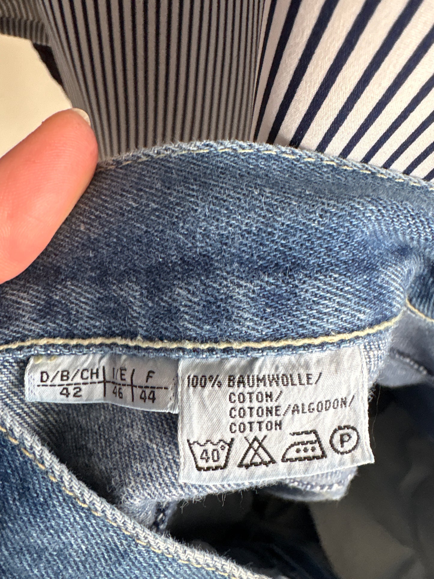 Jeanși vintage mom fit cu talie ultra înaltă classic wash și broderie