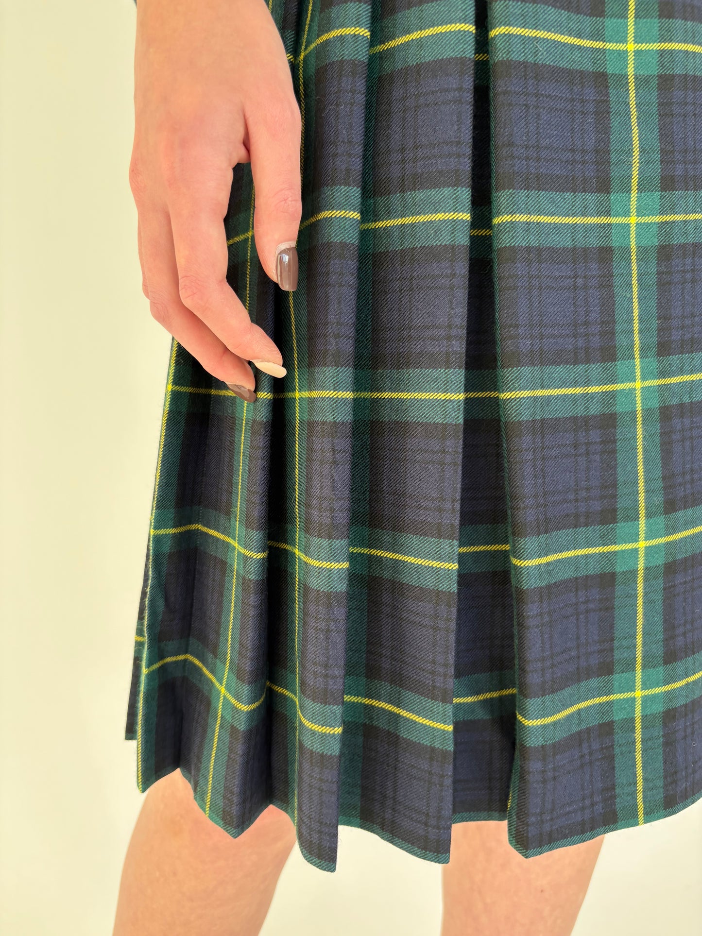 Fustă plisată din Tartan de lana pura certificată în croi parte peste parte