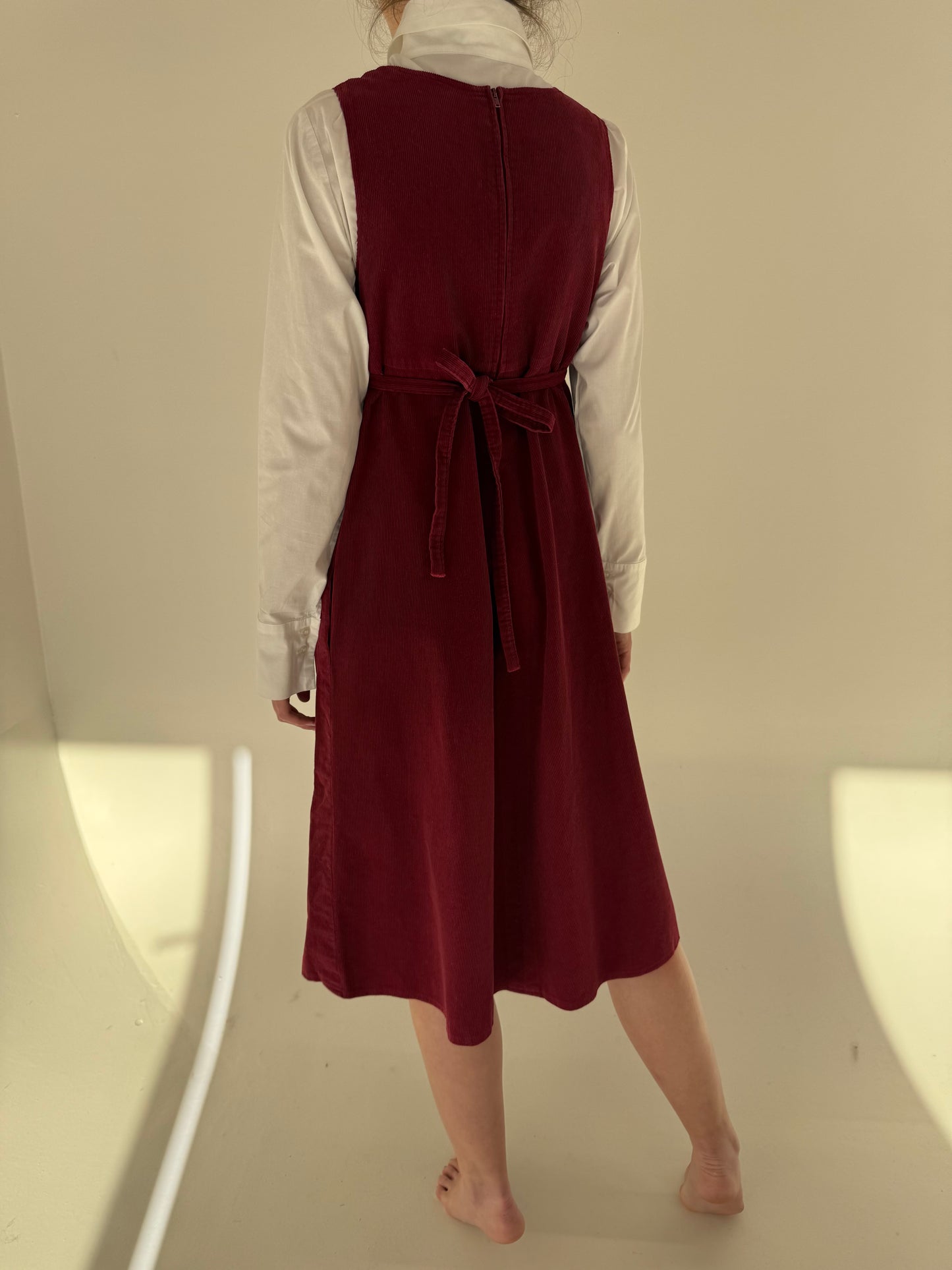 Rochie dark red din corduroy cu talie ultra înaltă reglabilă