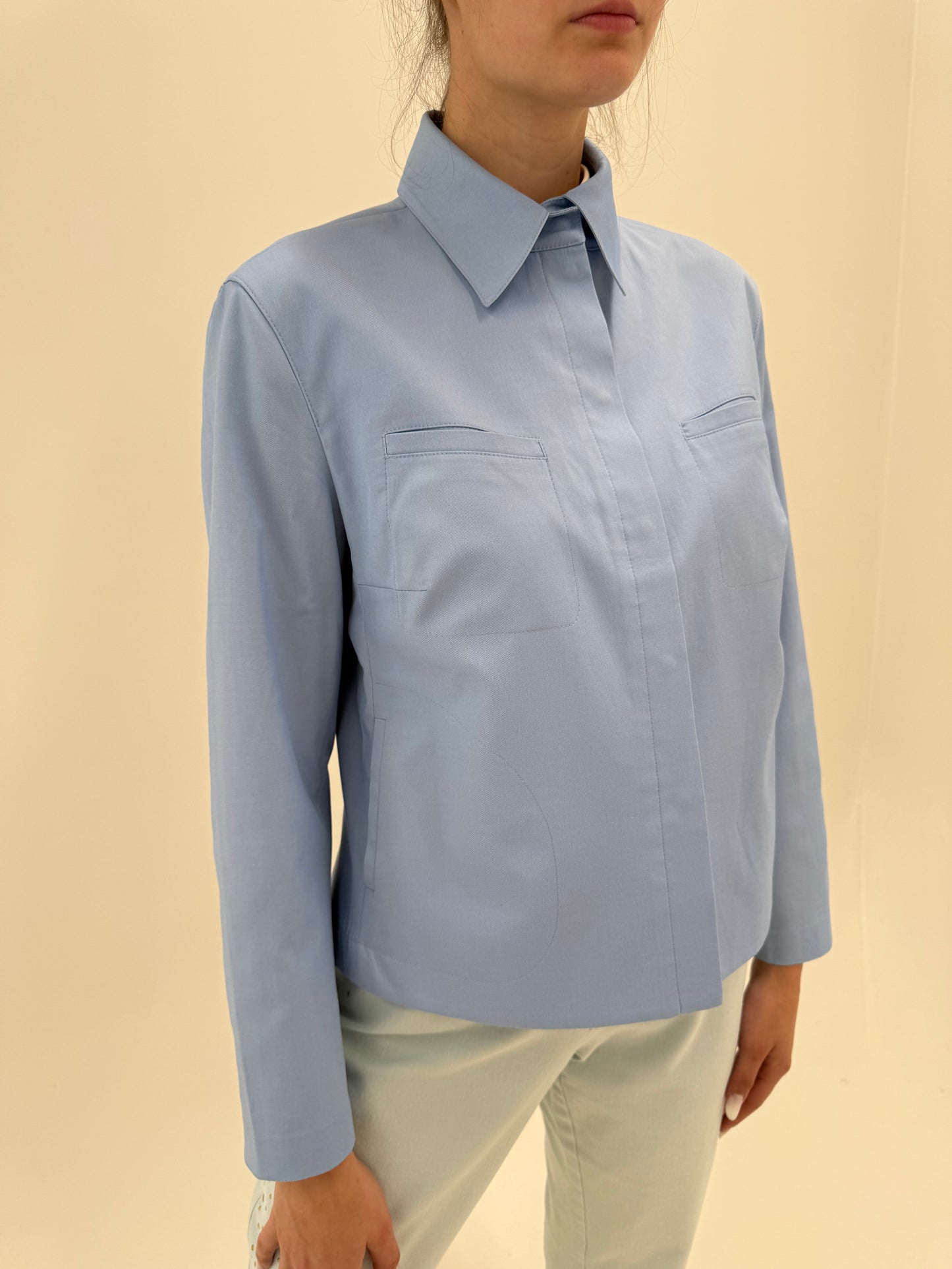 Jacheta petite baby blue din bumbac premium în croi actual