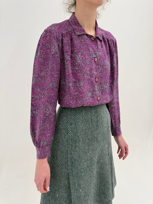 Cămașa vintage din mix de mătase natural in croi amplu și mâneci ușor bufante