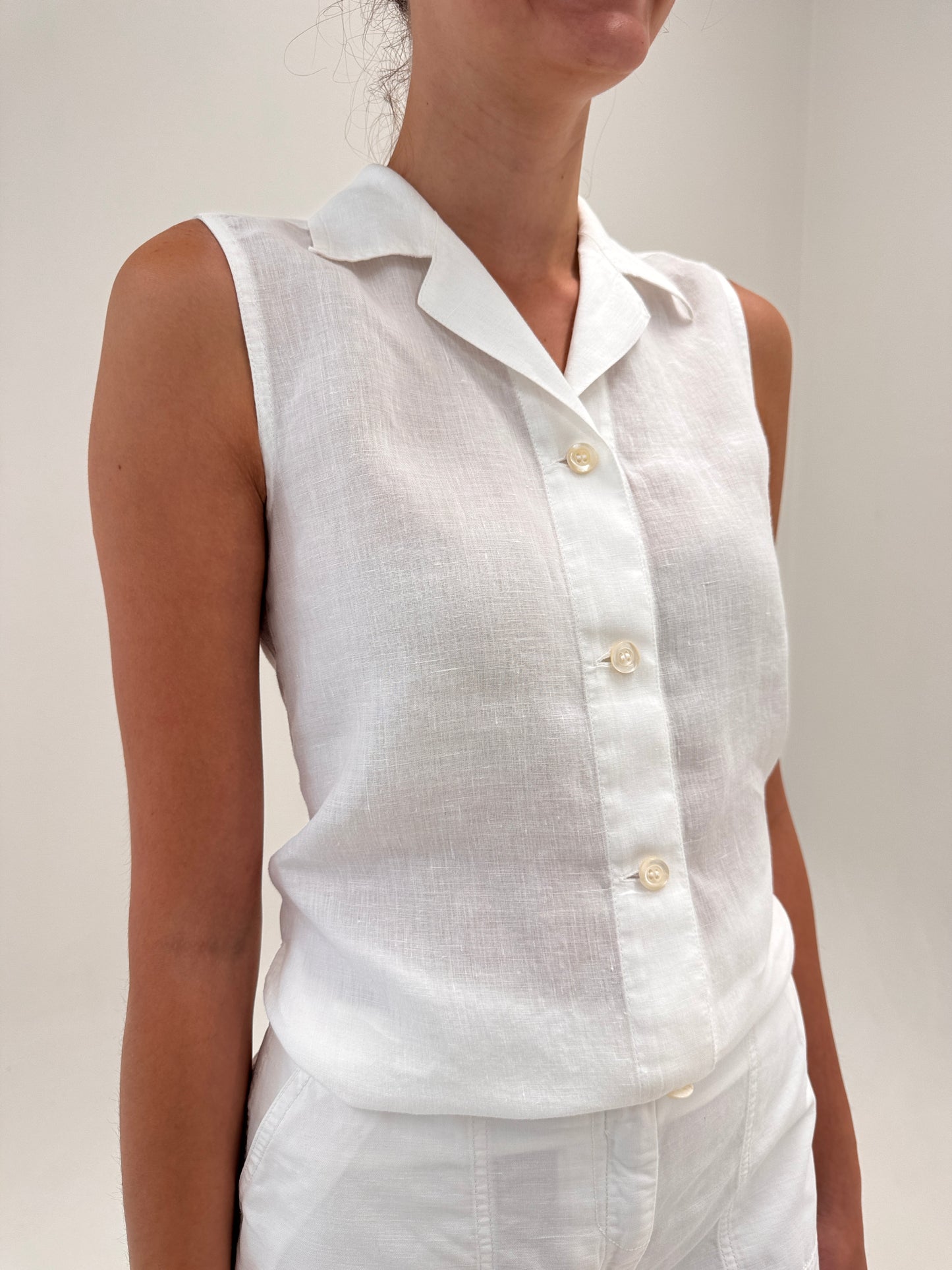 Cămașa Max Mara minimalistă din in excepțional în croi clasic