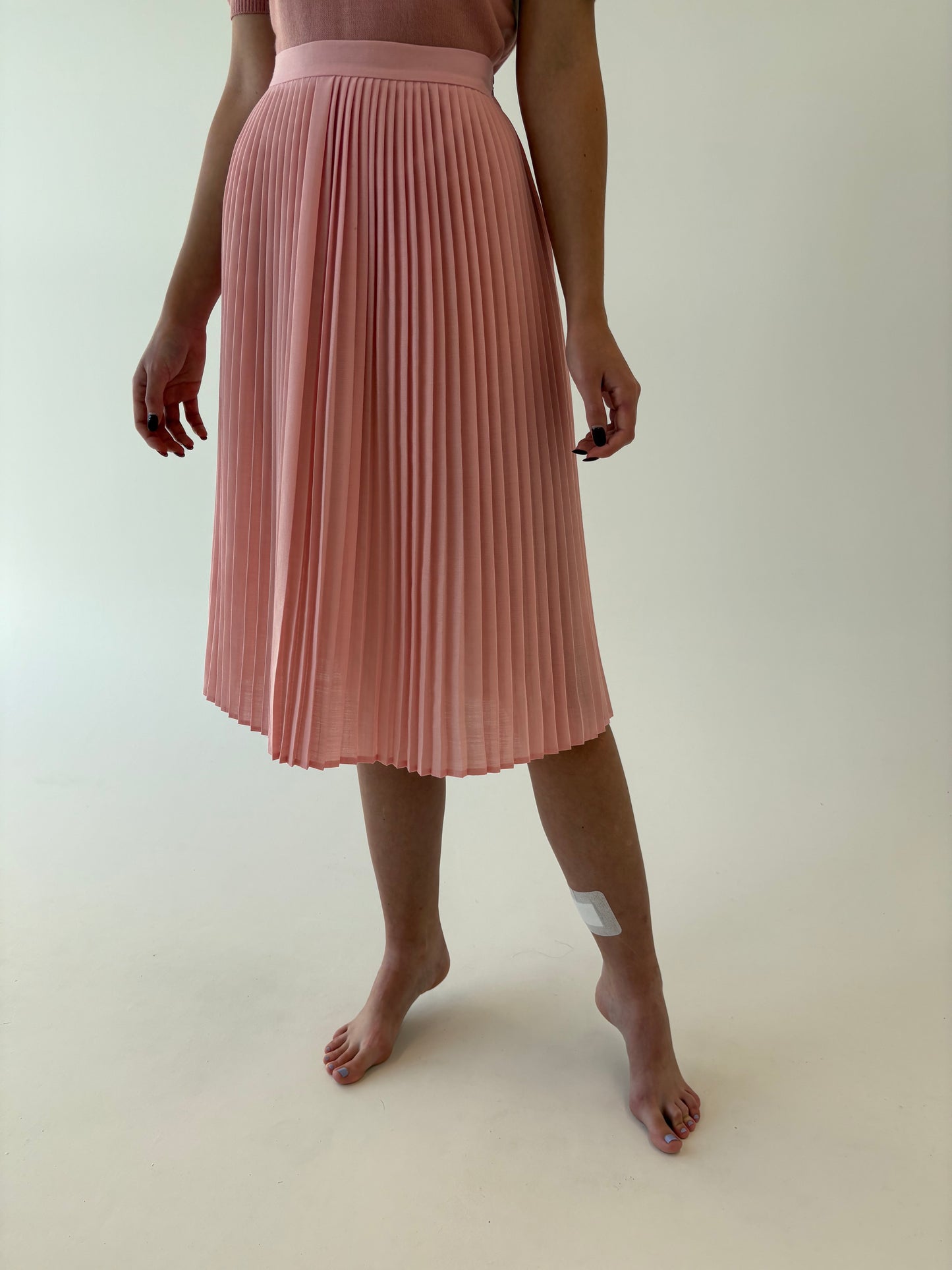 Fustă plisată din lana extrafina powder pink cu talie ultra înaltă