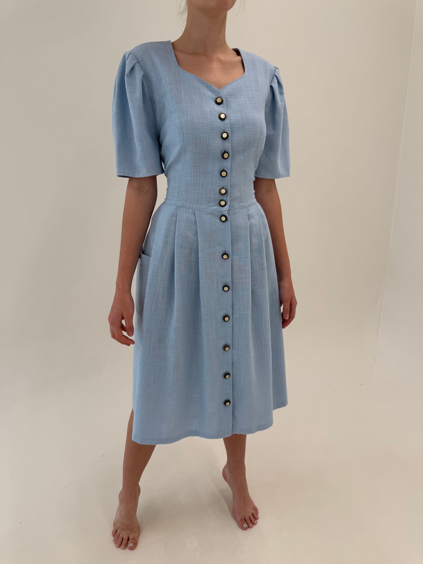 Rochie vintage baby blue din pânză de in cu talie ultra marcată reglabilă