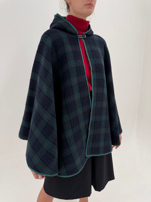 Capa din lana extrafina cu glugă în carouri și combinație clasică de culori