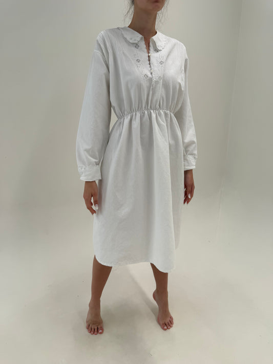 Rochie vintage lucrată manual din pânză excepțională de in și bumbac