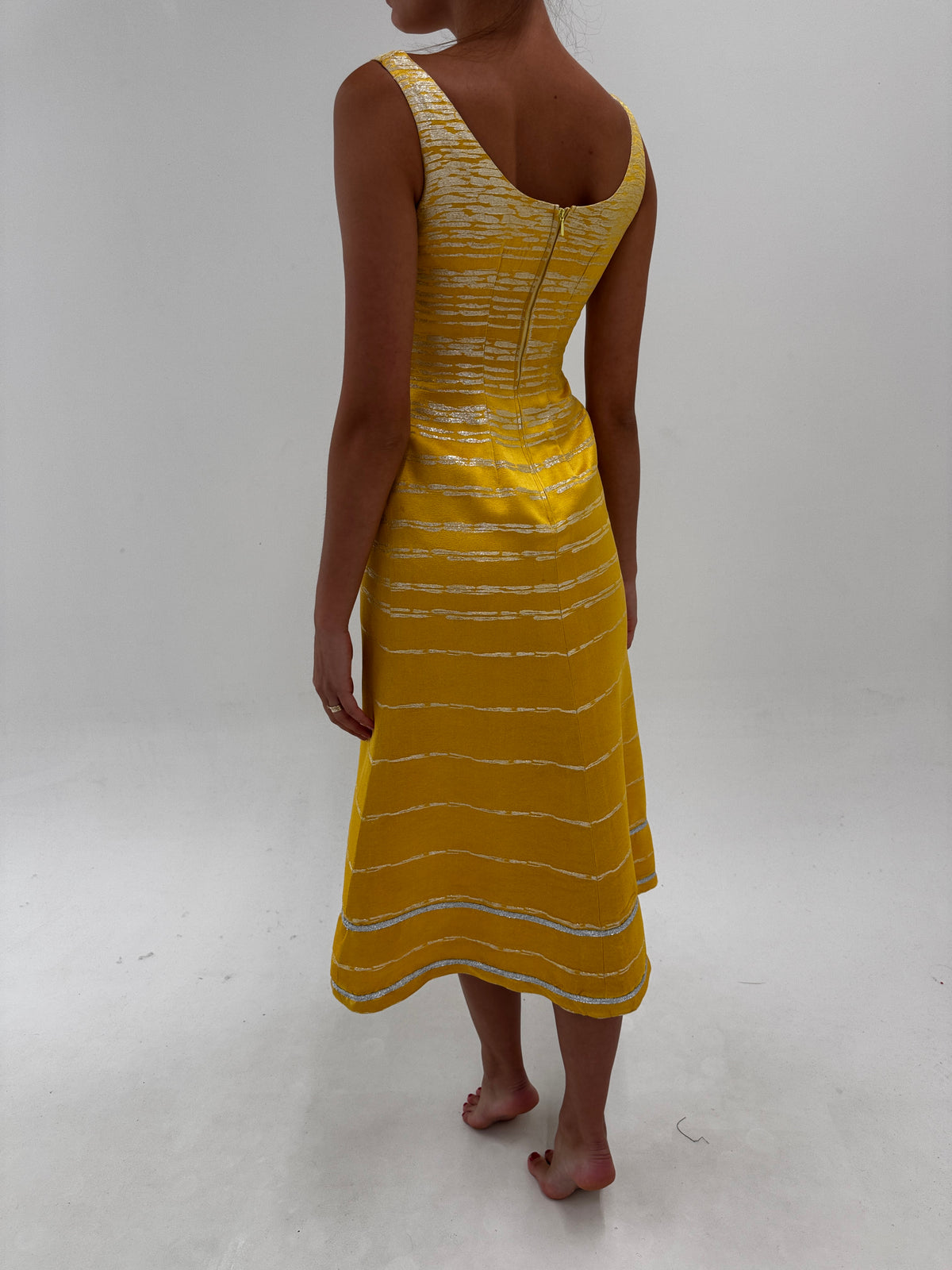 Rochie old vintage anii 60 din brocart auriu și argintiu spectaculos