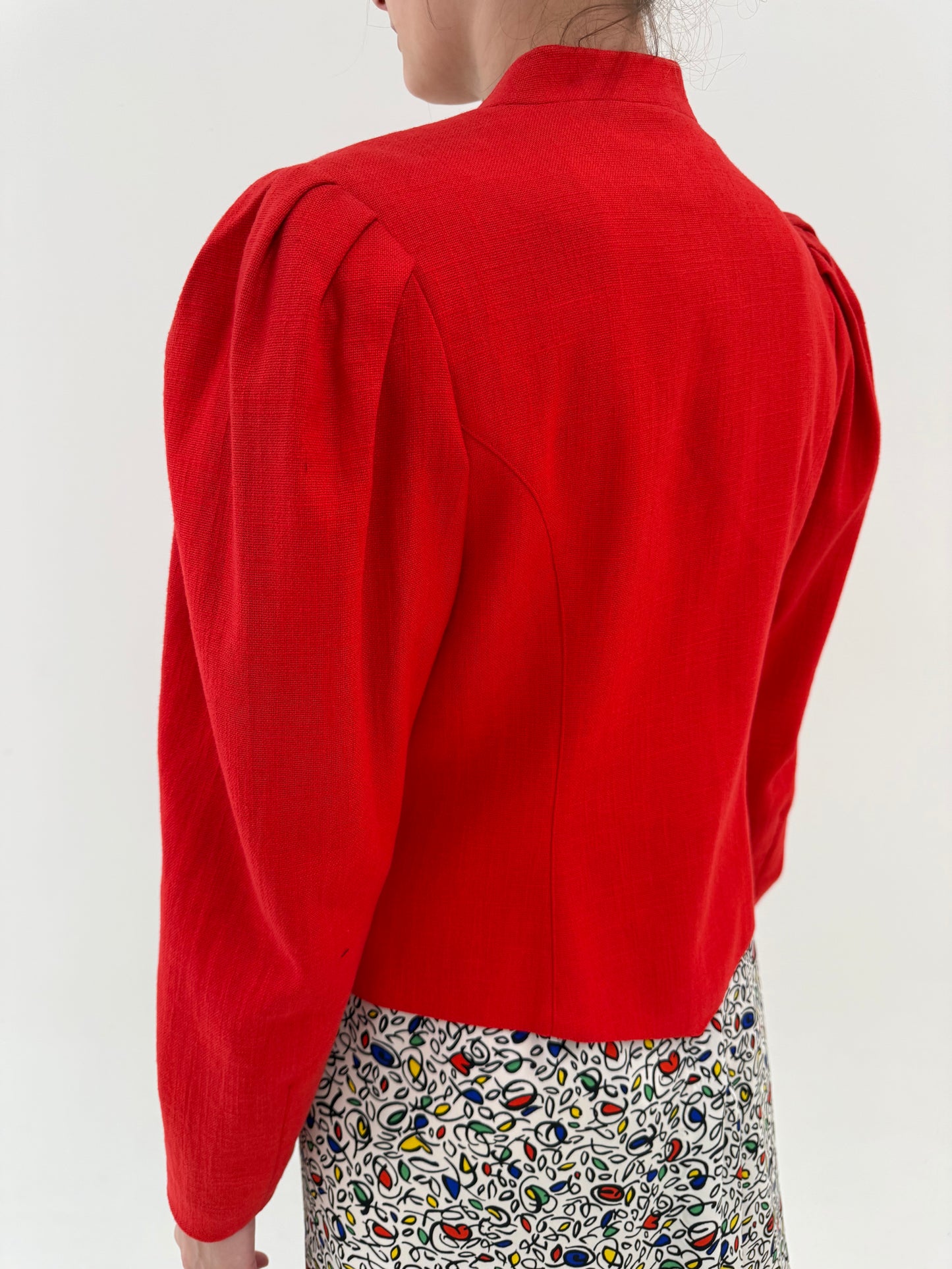 Sacou vintage cambrat din pânză cherry red cu umeri ușor bufanți