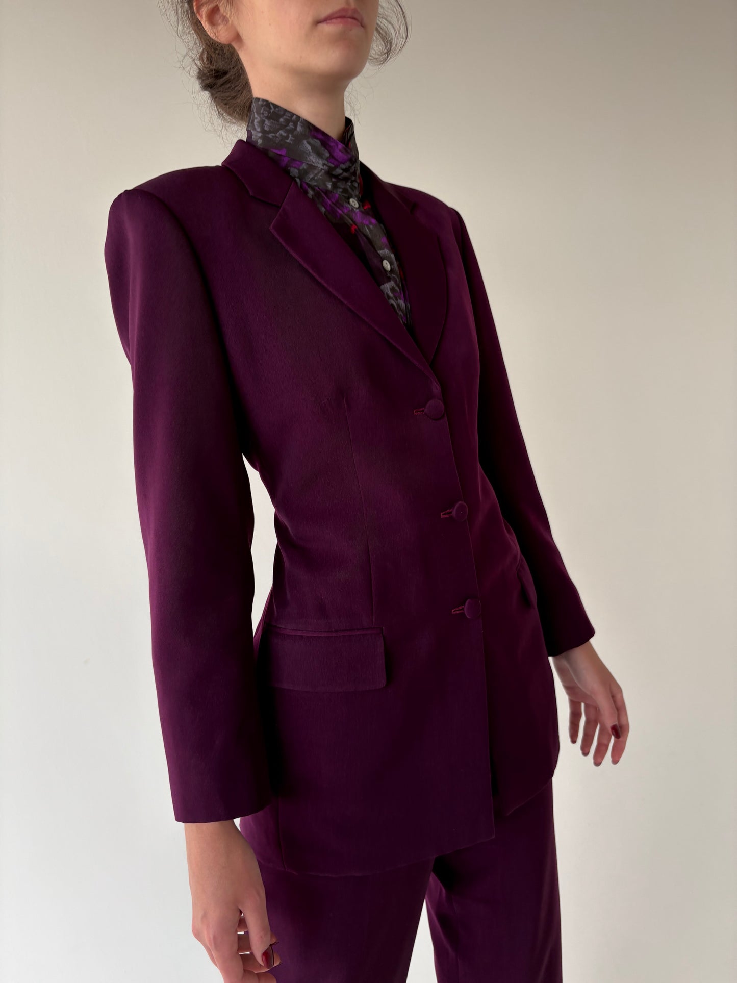 Deux piece vintage deep aubergine purple din stofita cu sacou cambrat