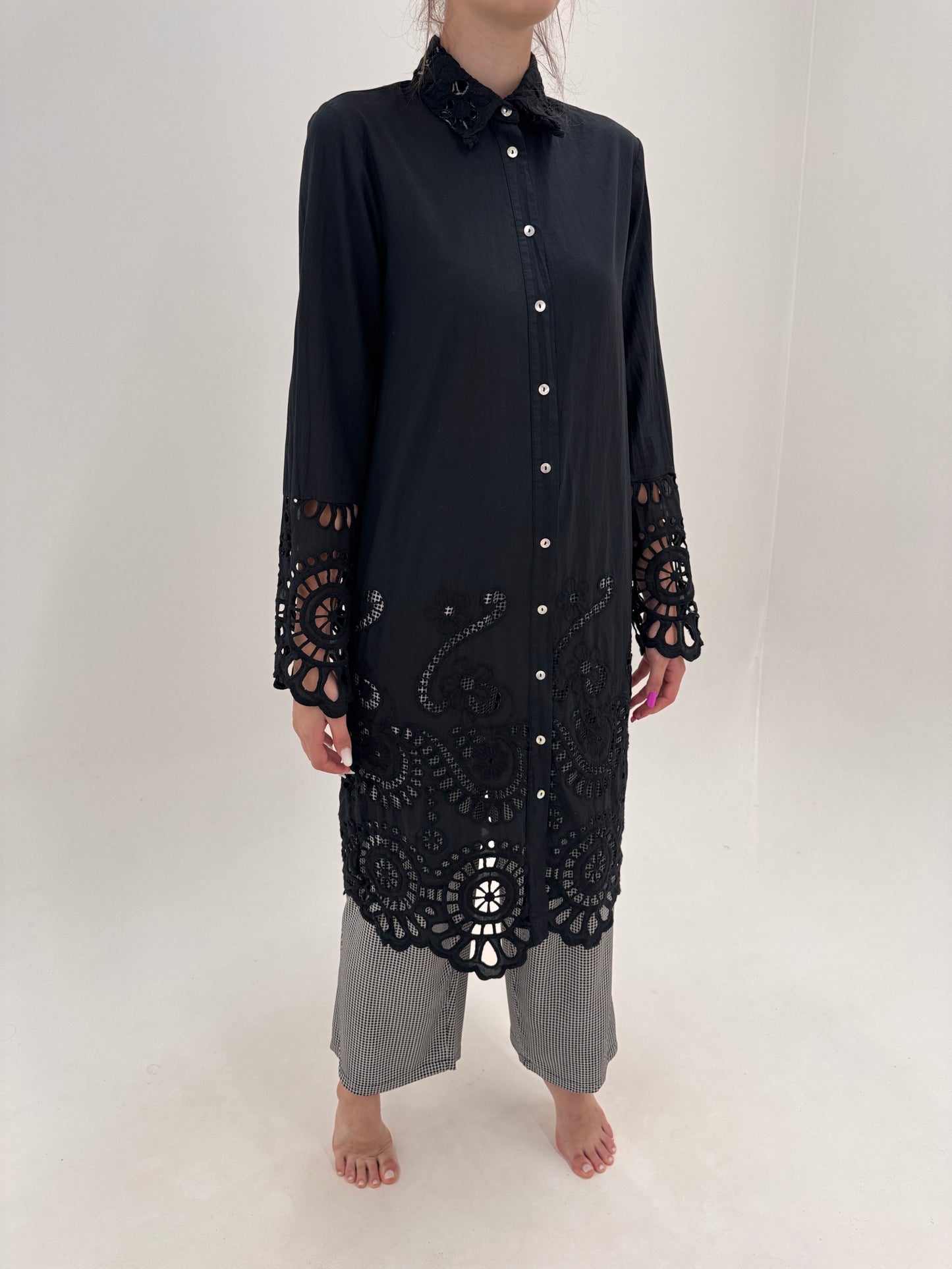 Tunica lungă / rochie neagră cu broderie anglaise superbă din bumbac