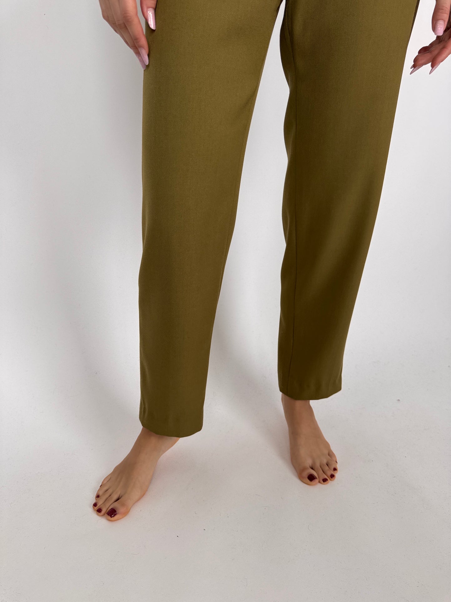 Pantaloni olive green din stofă de lana extrafina cu tinuta si talie înaltă