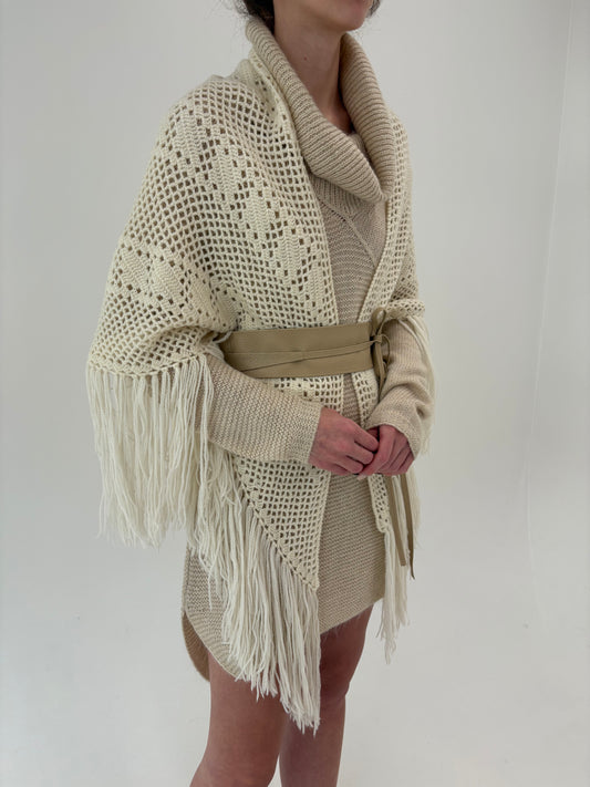 Capa vintage superba tip macrame lucrată manual din lana extrafina