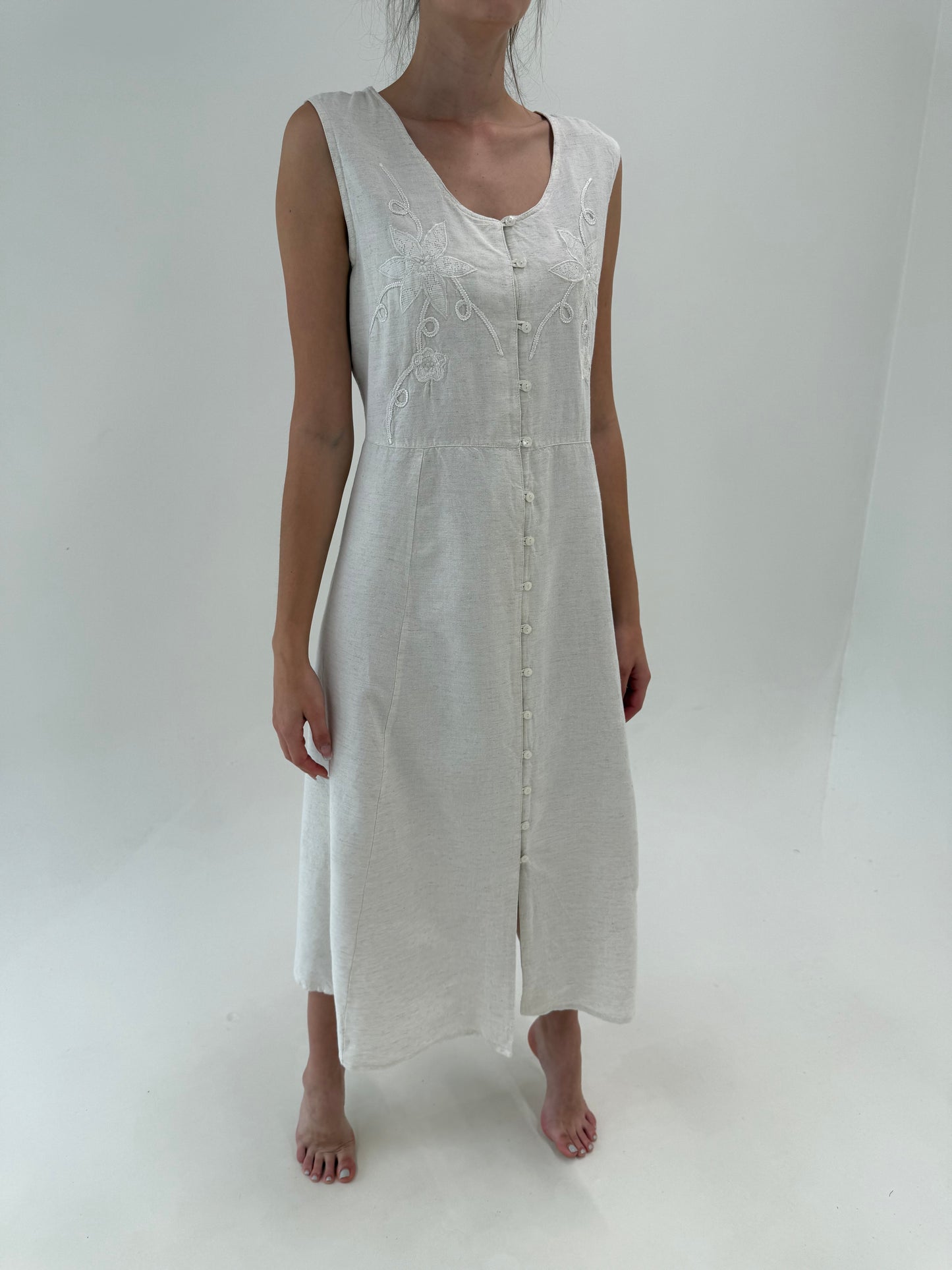 Rochie maxi din pânză cu talie ușor marcată și aplicații de dantelă macrame