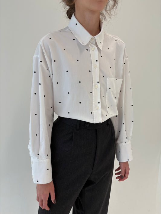 Cămașa albă cu buline din poplin de bumbac în croi oversized
