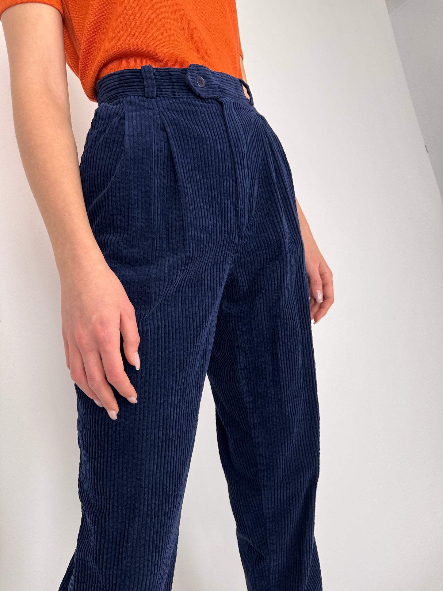 Pantaloni albastru cerneală din corduroy gros cu talie ultra înaltă