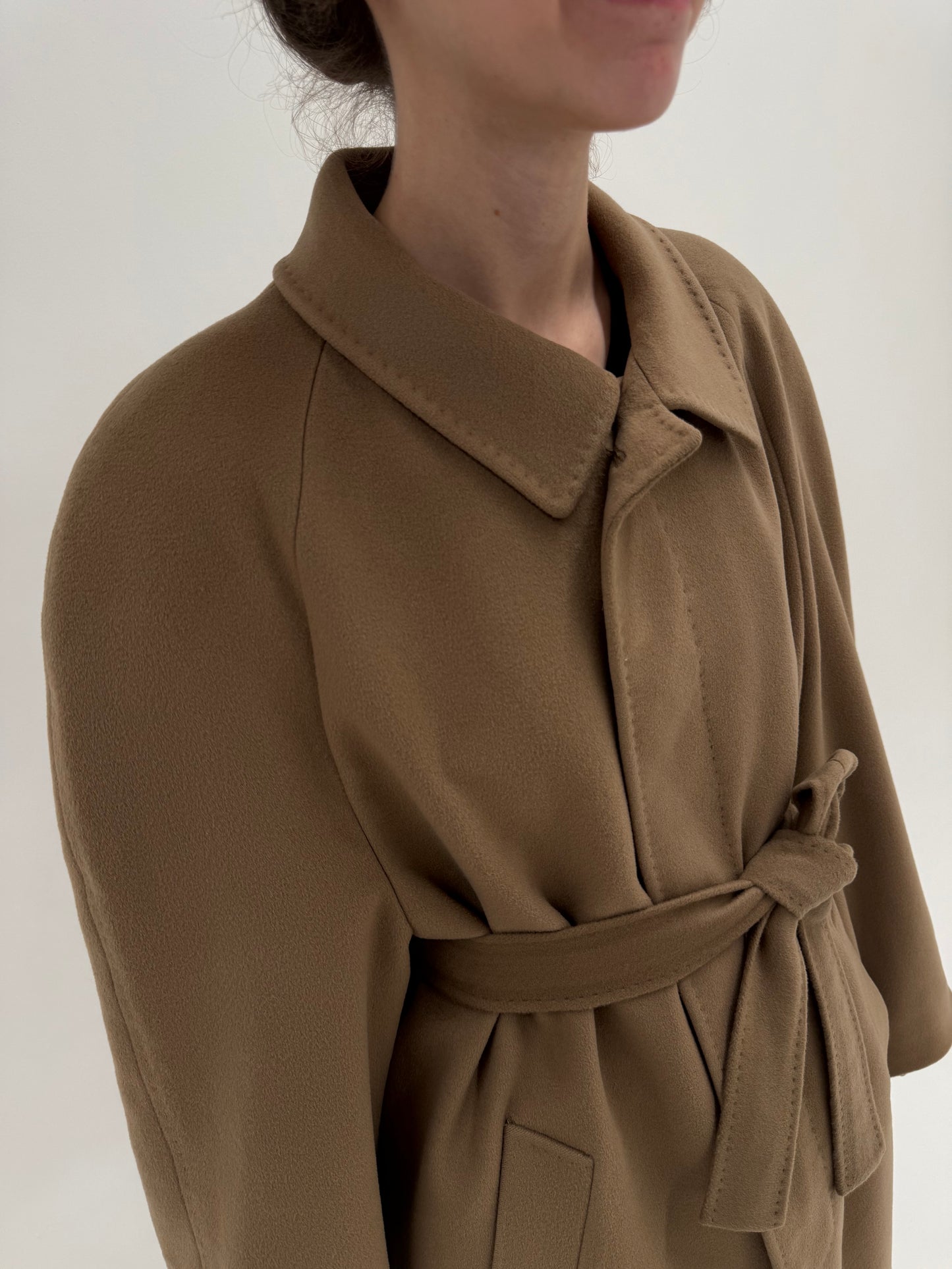 Palton ultra luxury Colombo camel din stofă plină de lana și cașmir