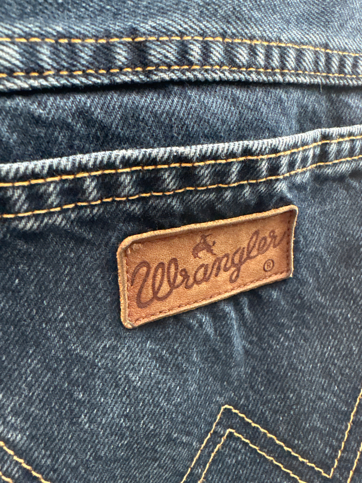 Jeans vintage premium Wrangler din bumbac gros dark wash classic fit