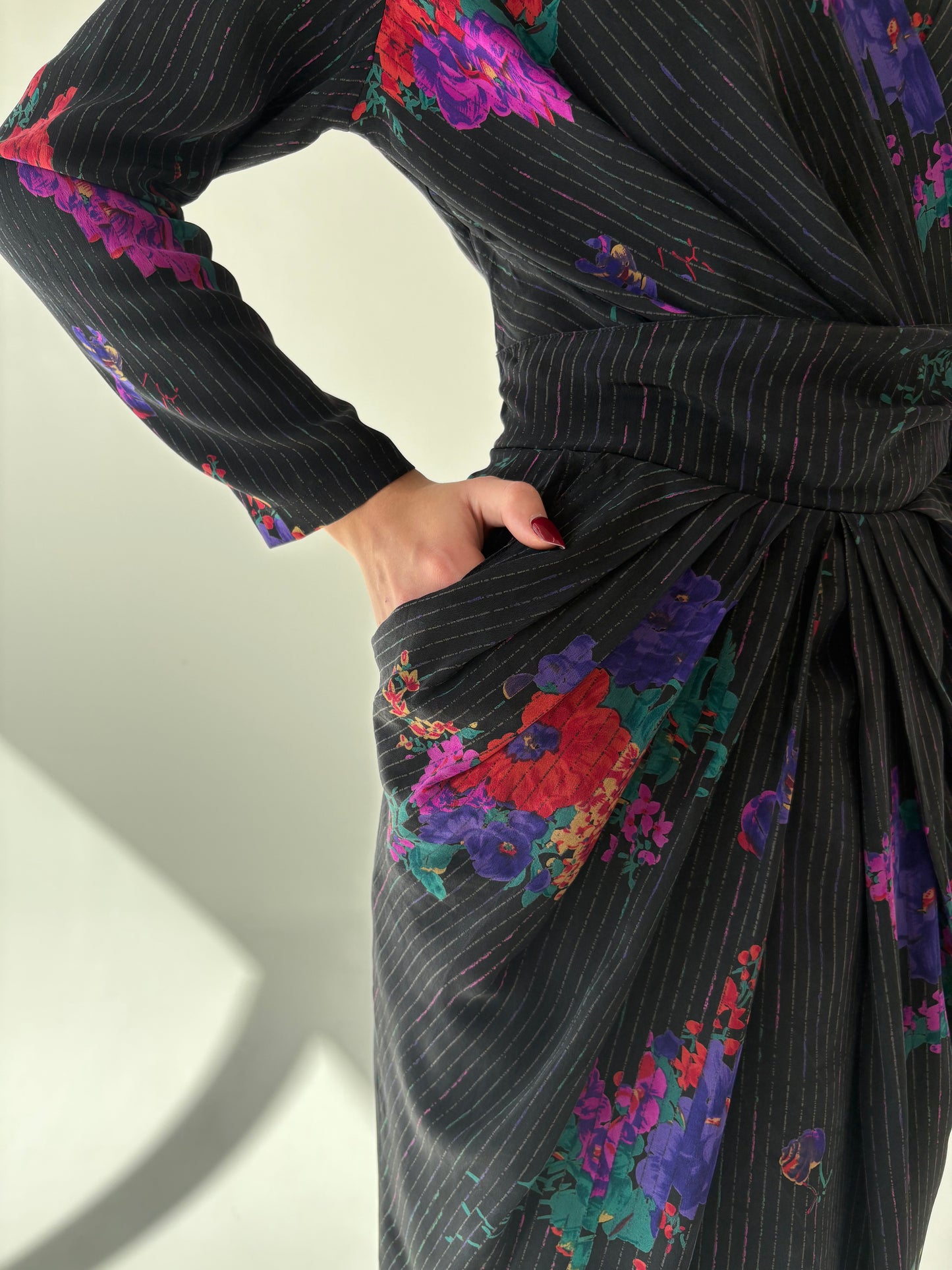 Rochie vintage italiană din mătase naturală cu talie ultra marcată și buzunare
