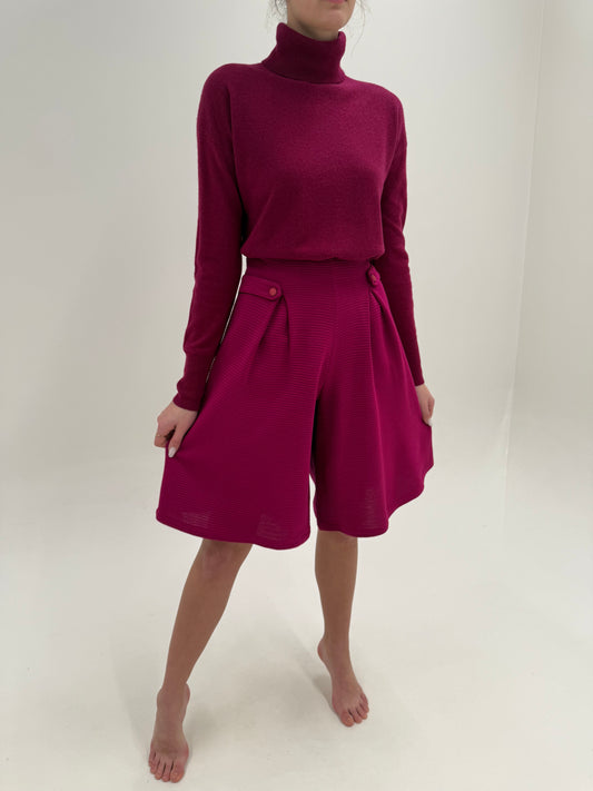 Pantaloni magenta cu talie extrem de înaltă și pense