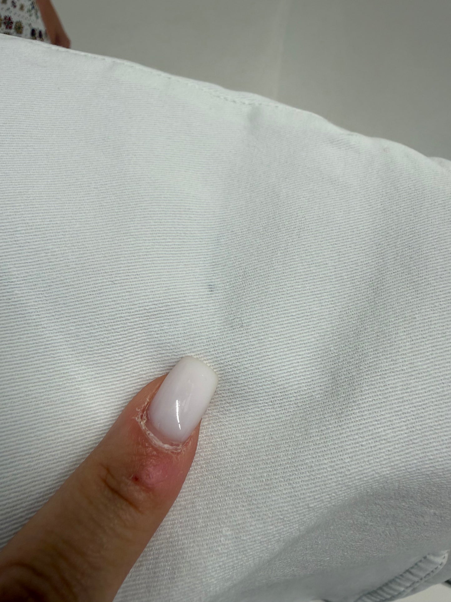 Fustă Burberry din poplin modelator în croi minimalist